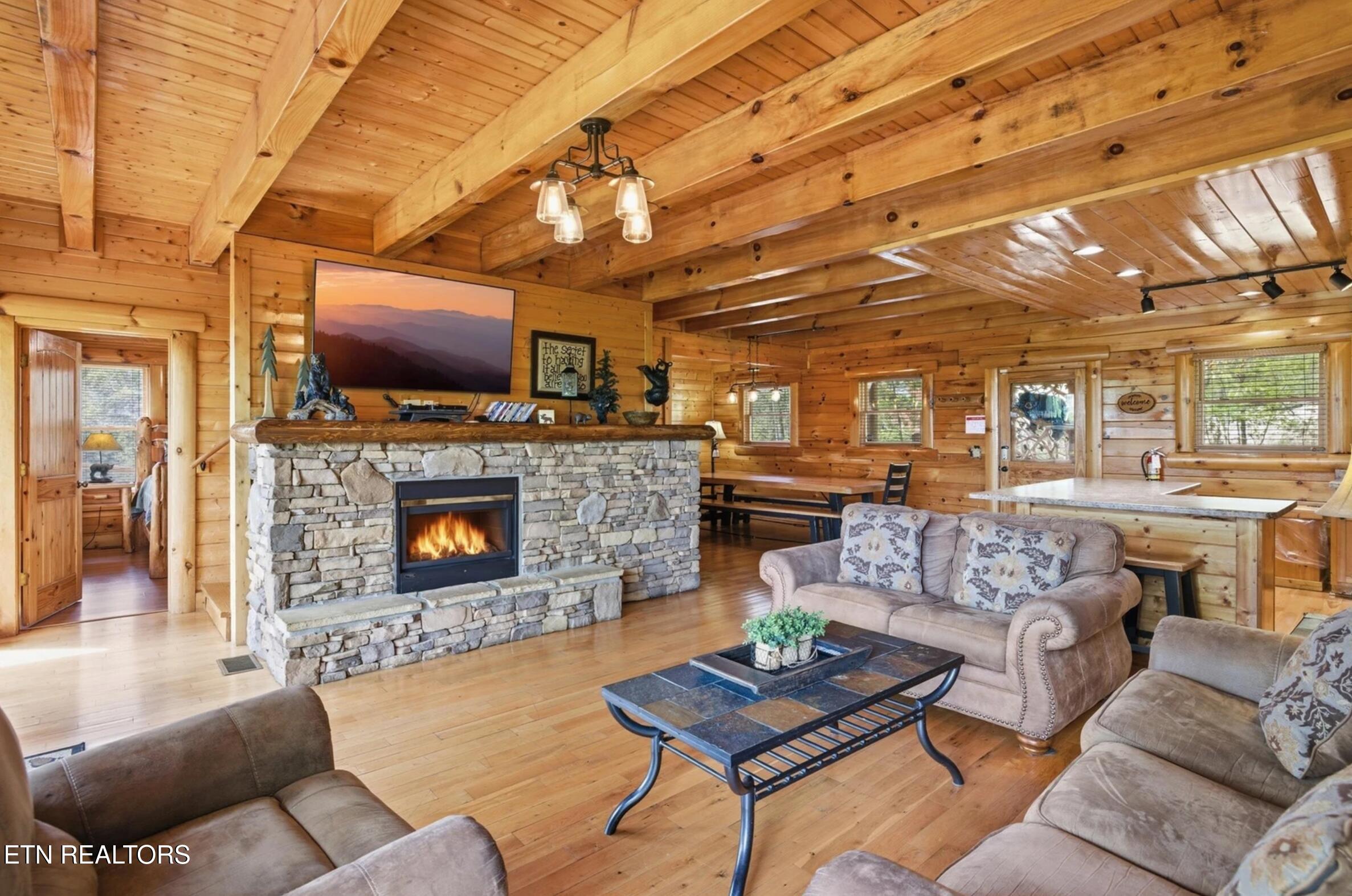 2733 Cats Paw Lane Sevierville TN 37862