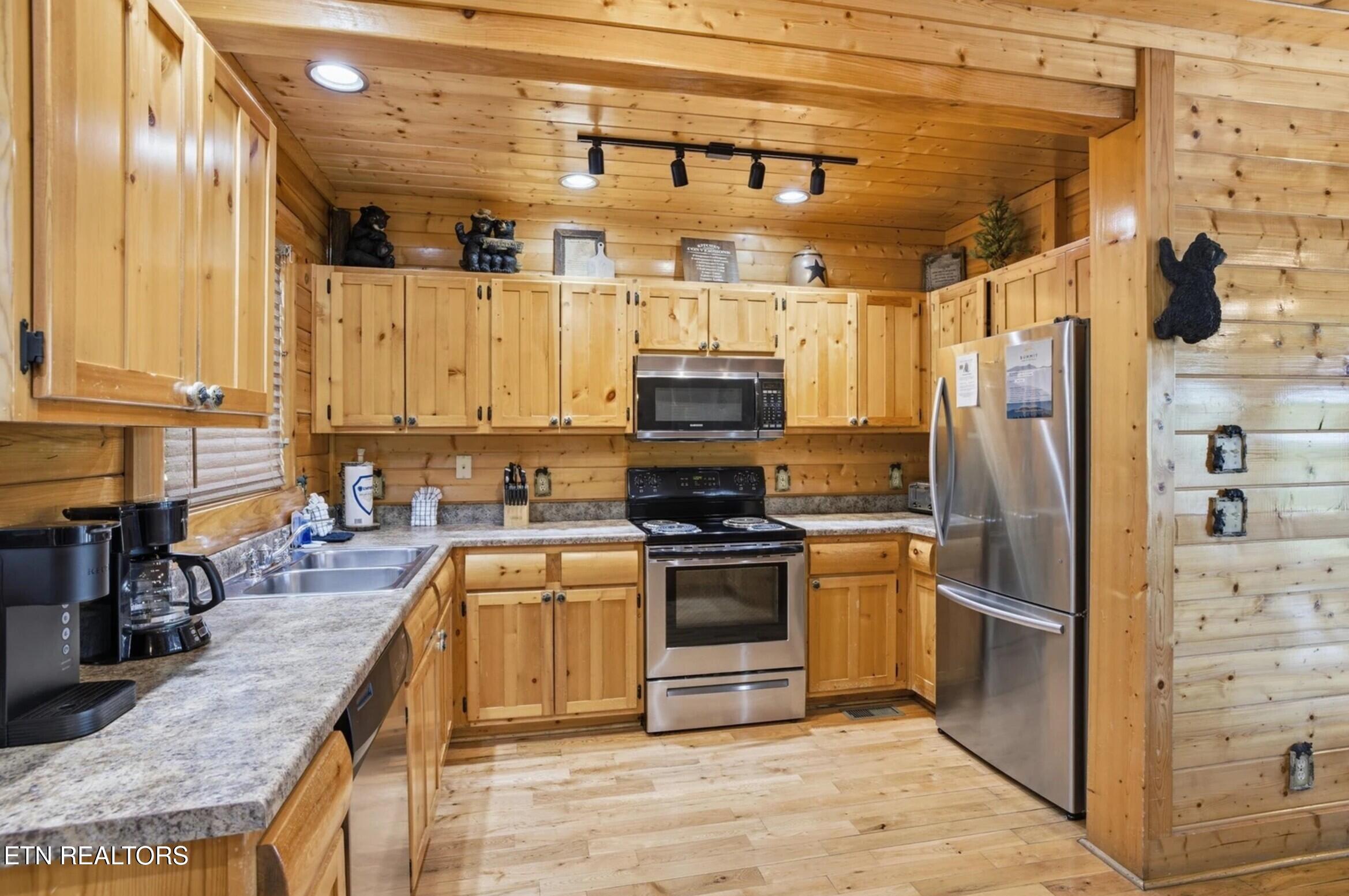 2733 Cats Paw Lane Sevierville TN 37862