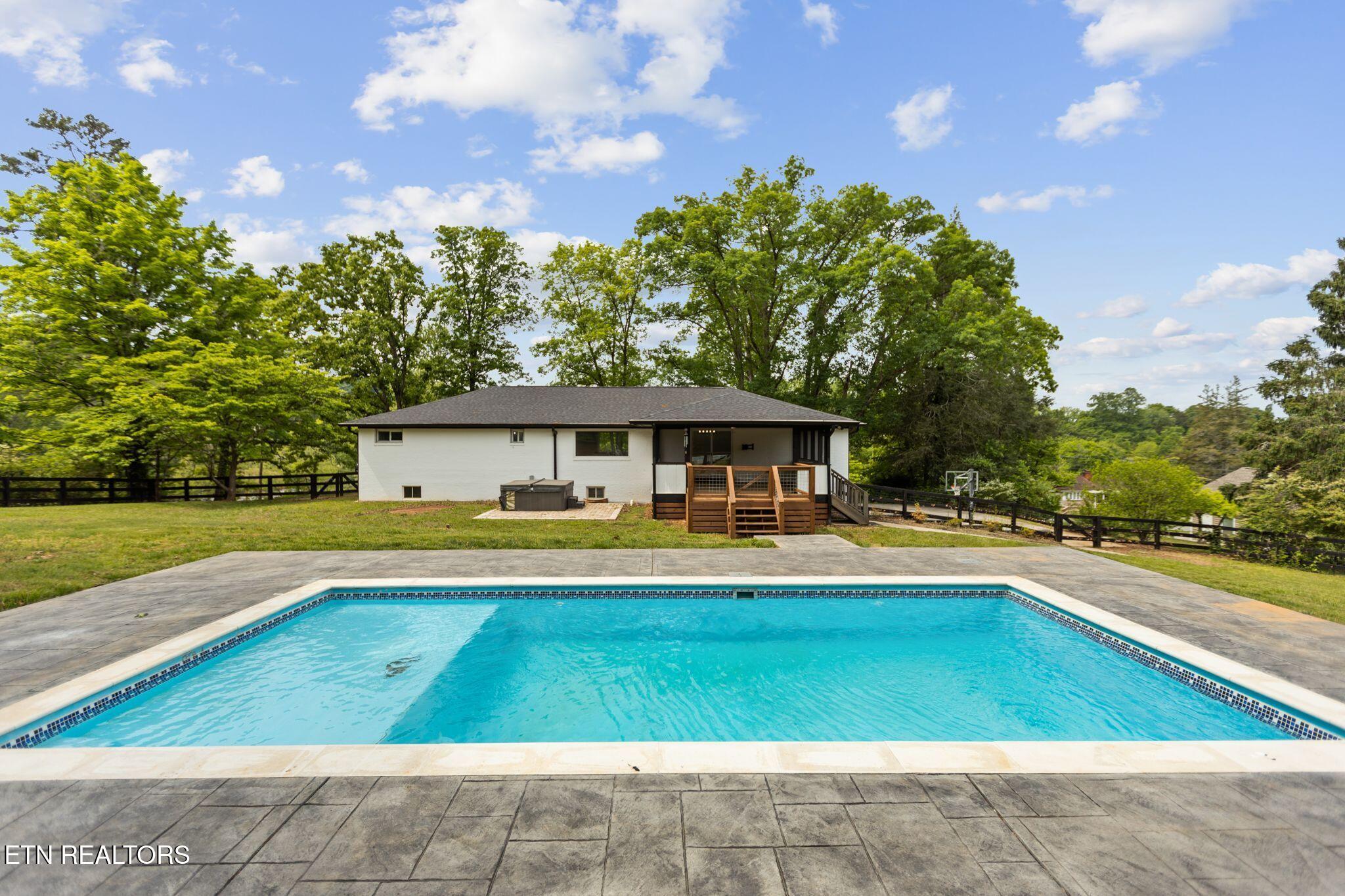 7204 Fairlane Road Powell TN 37849
