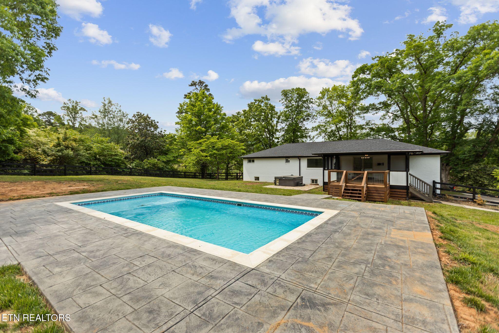 7204 Fairlane Road Powell TN 37849