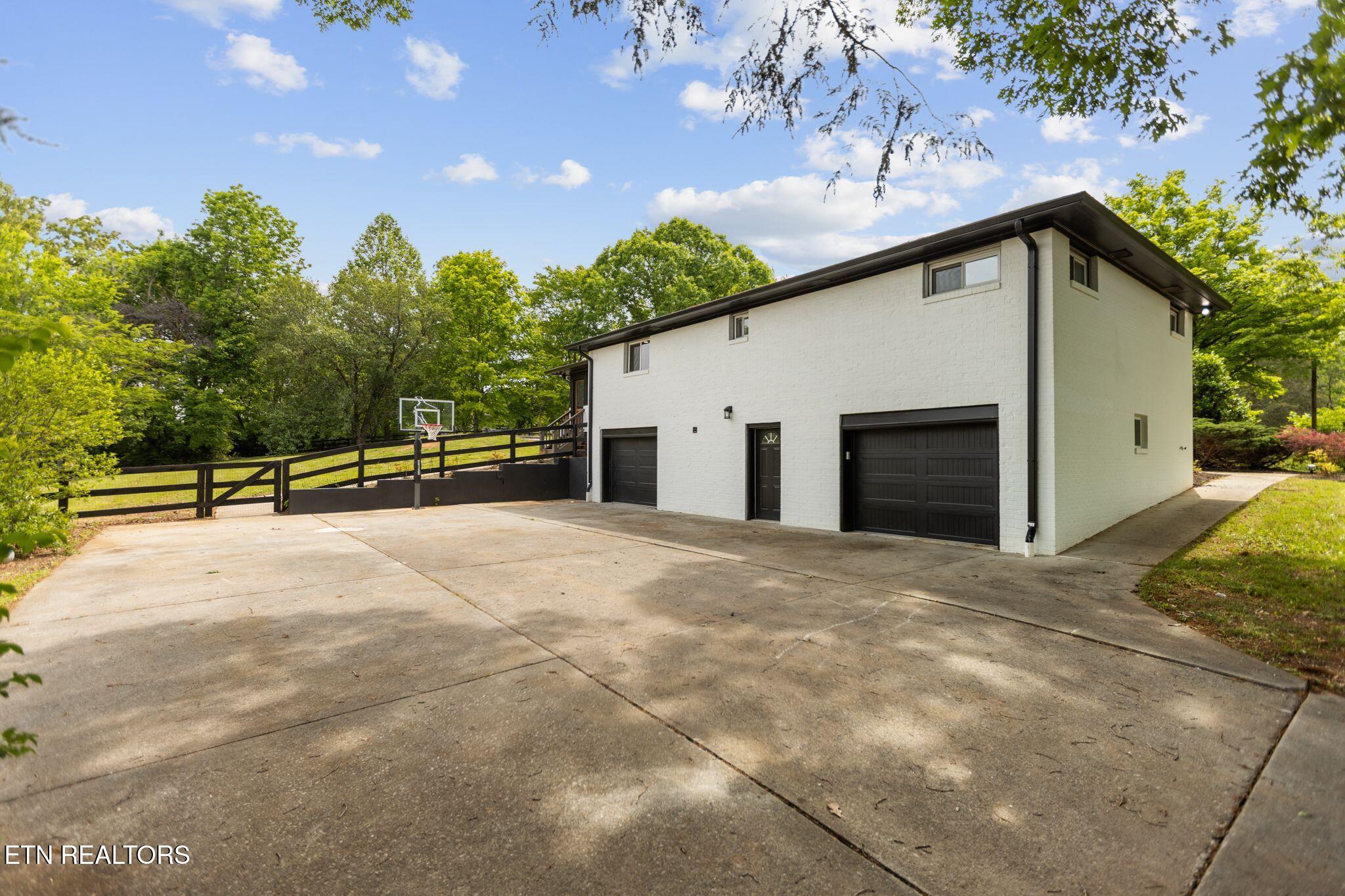 7204 Fairlane Road Powell TN 37849