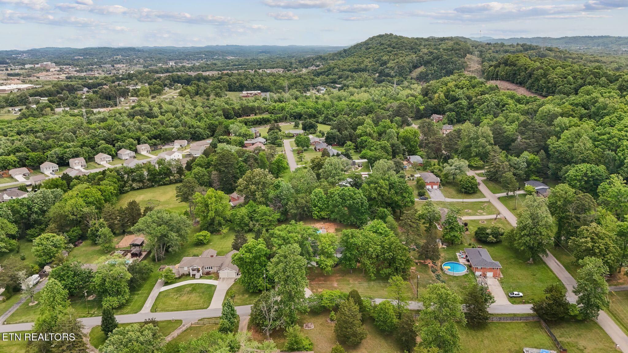 7204 Fairlane Road Powell TN 37849