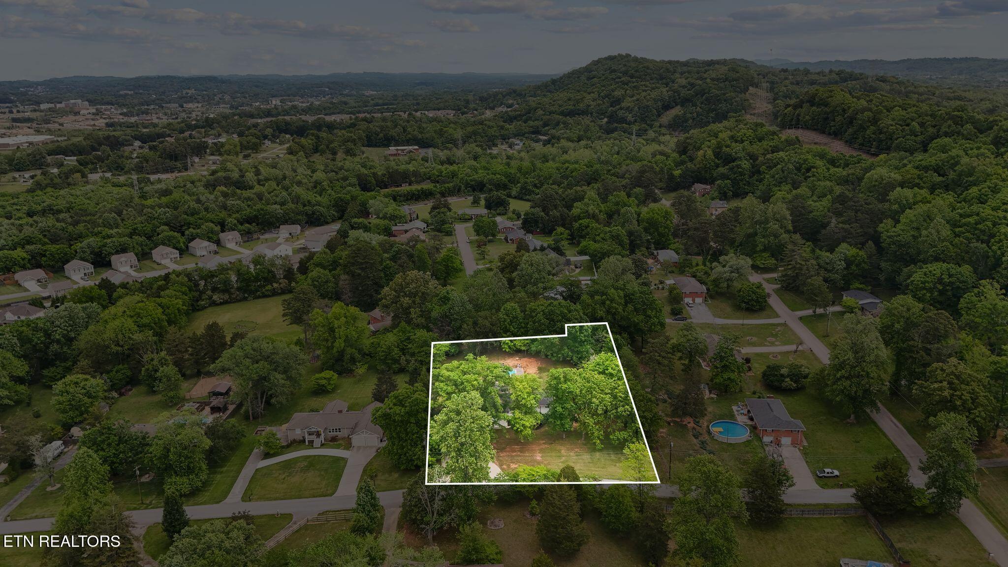 7204 Fairlane Road Powell TN 37849
