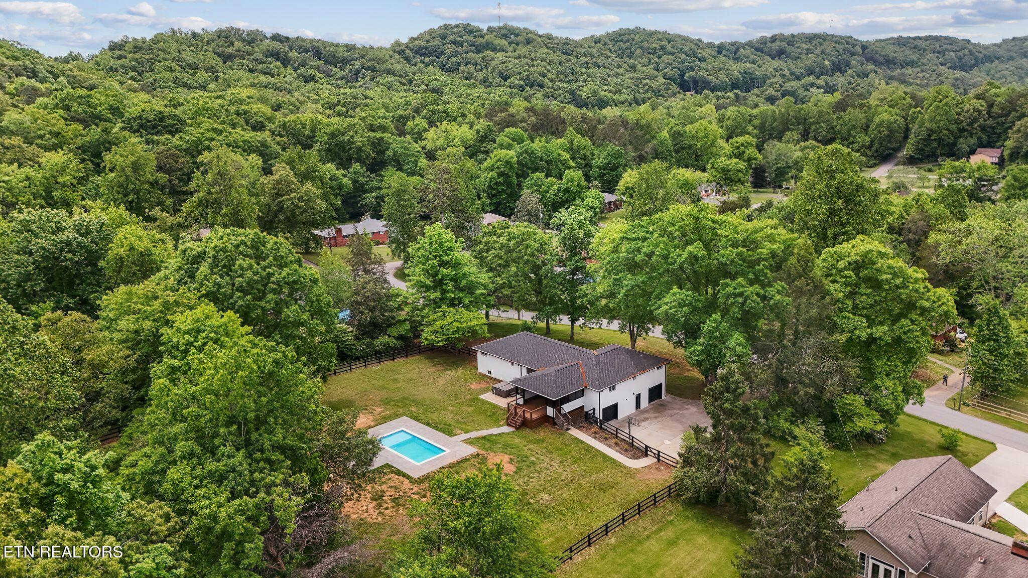 7204 Fairlane Road Powell TN 37849