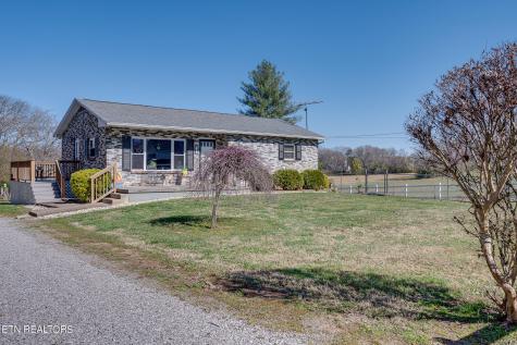 1506 W Cunningham Road Seymour TN 37865