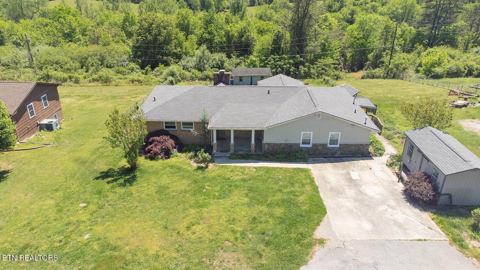 302 Sunset Lane Harriman TN 37748