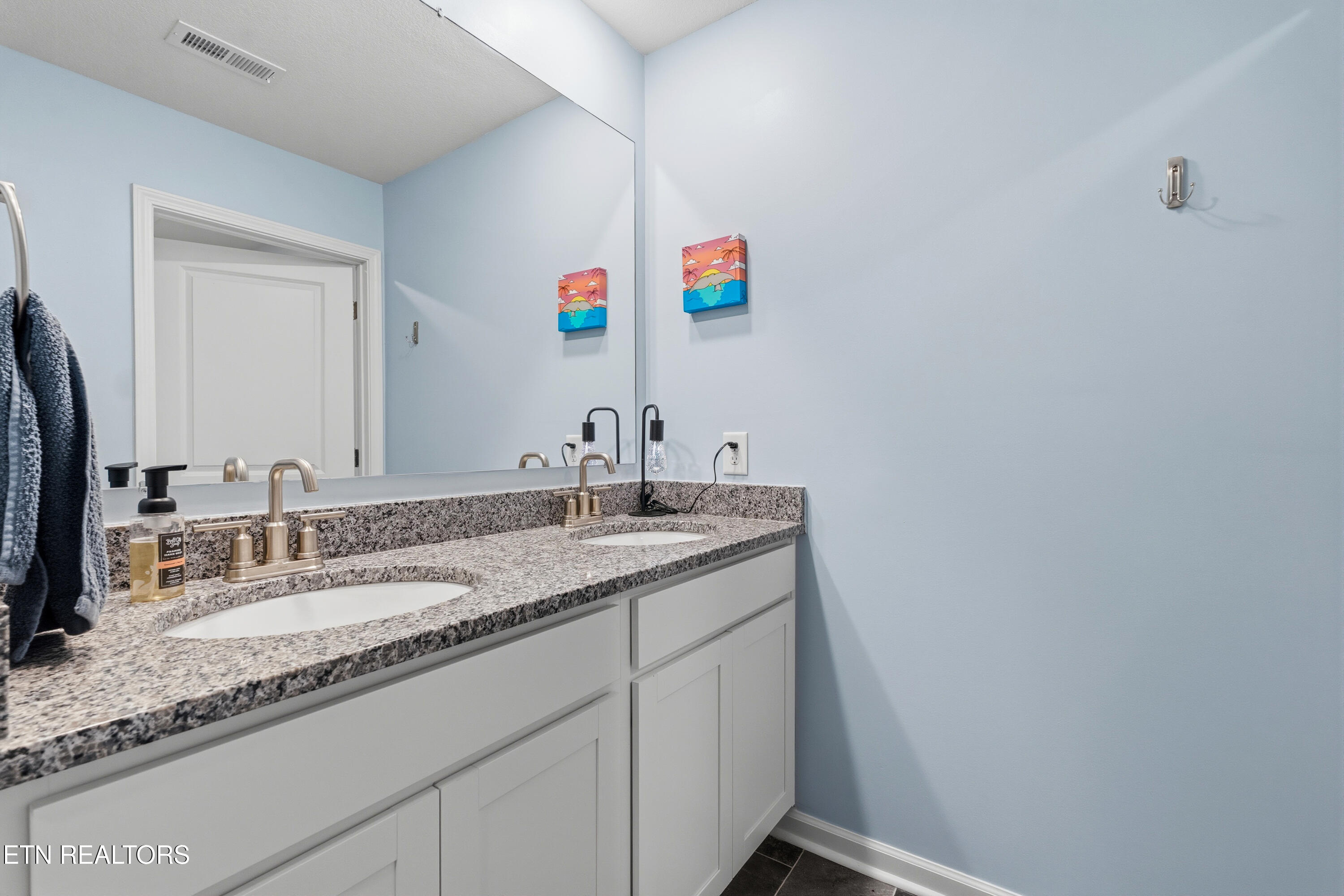 1629 Cabernet Lane Knoxville TN 37918