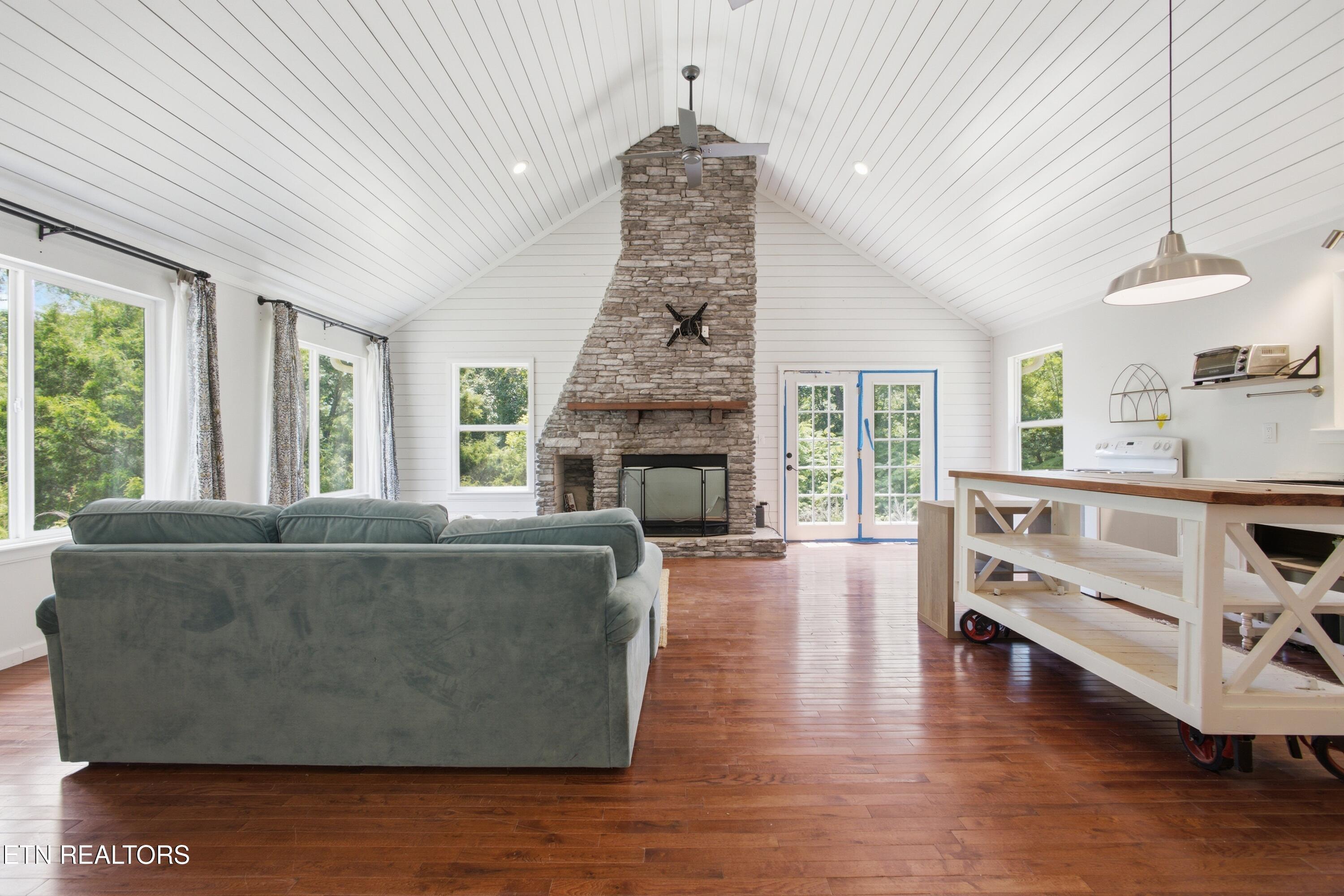 230 Windcrest Lane Harriman TN 37748