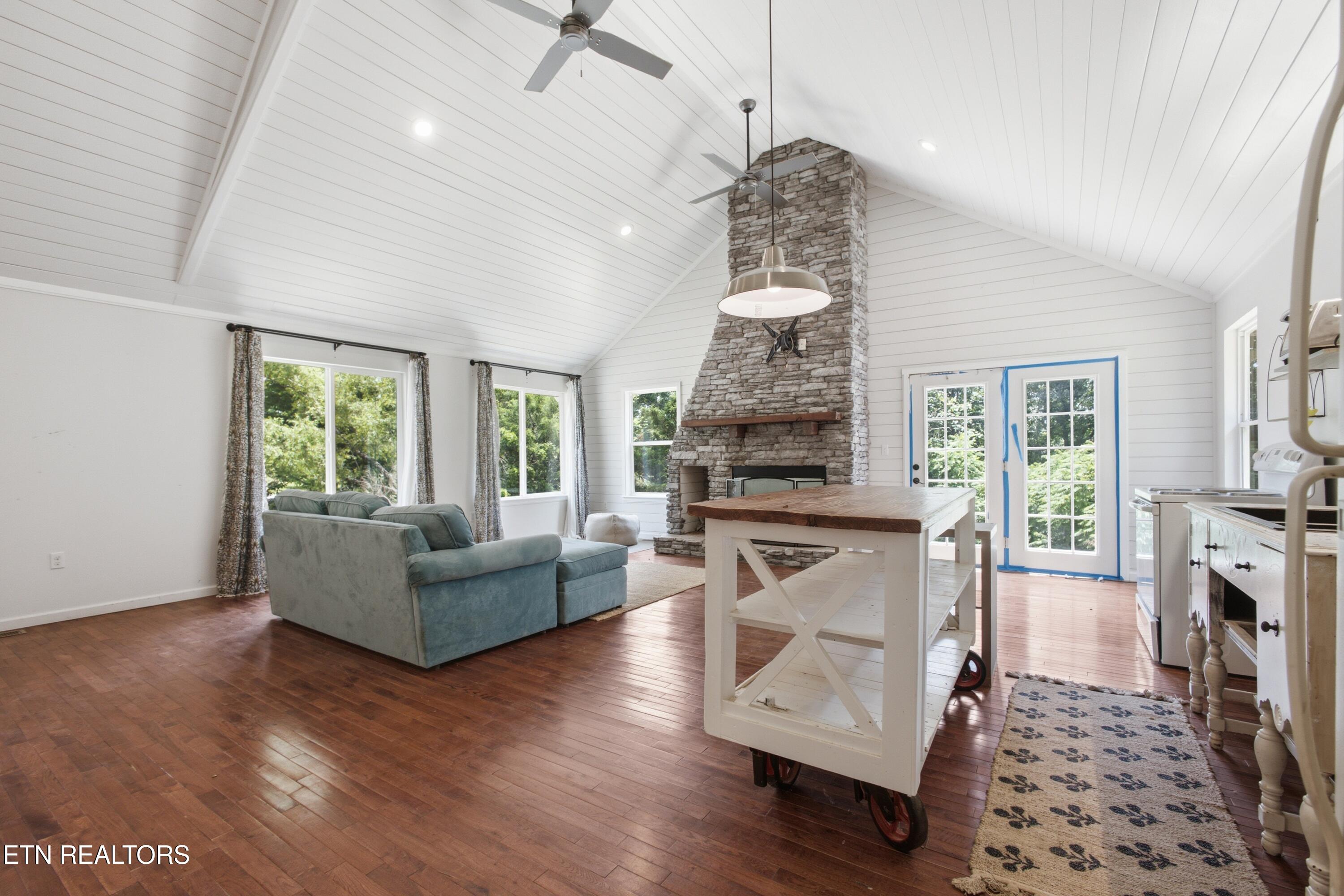230 Windcrest Lane Harriman TN 37748