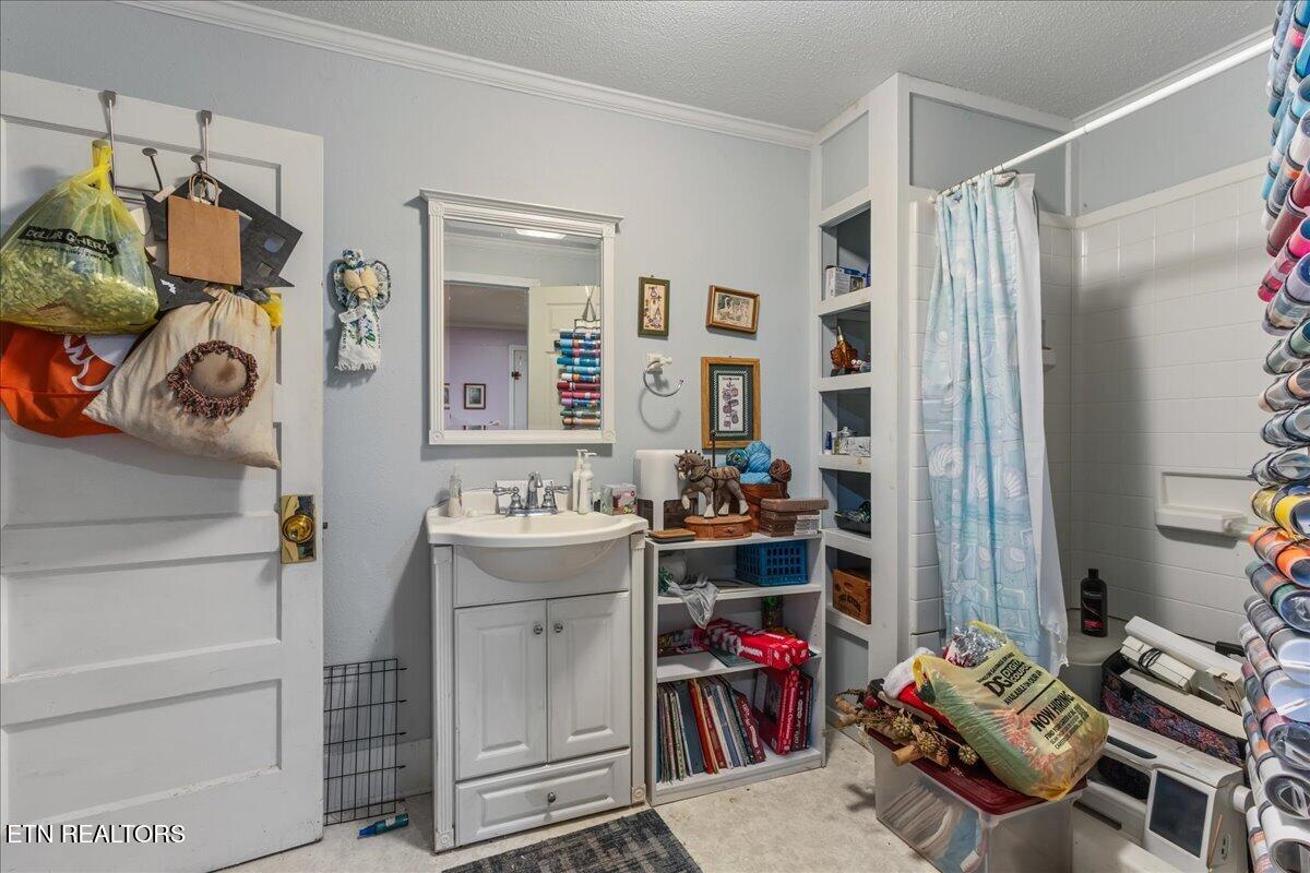 1245 Paint Rock Valley Road Philadelphia TN 37846