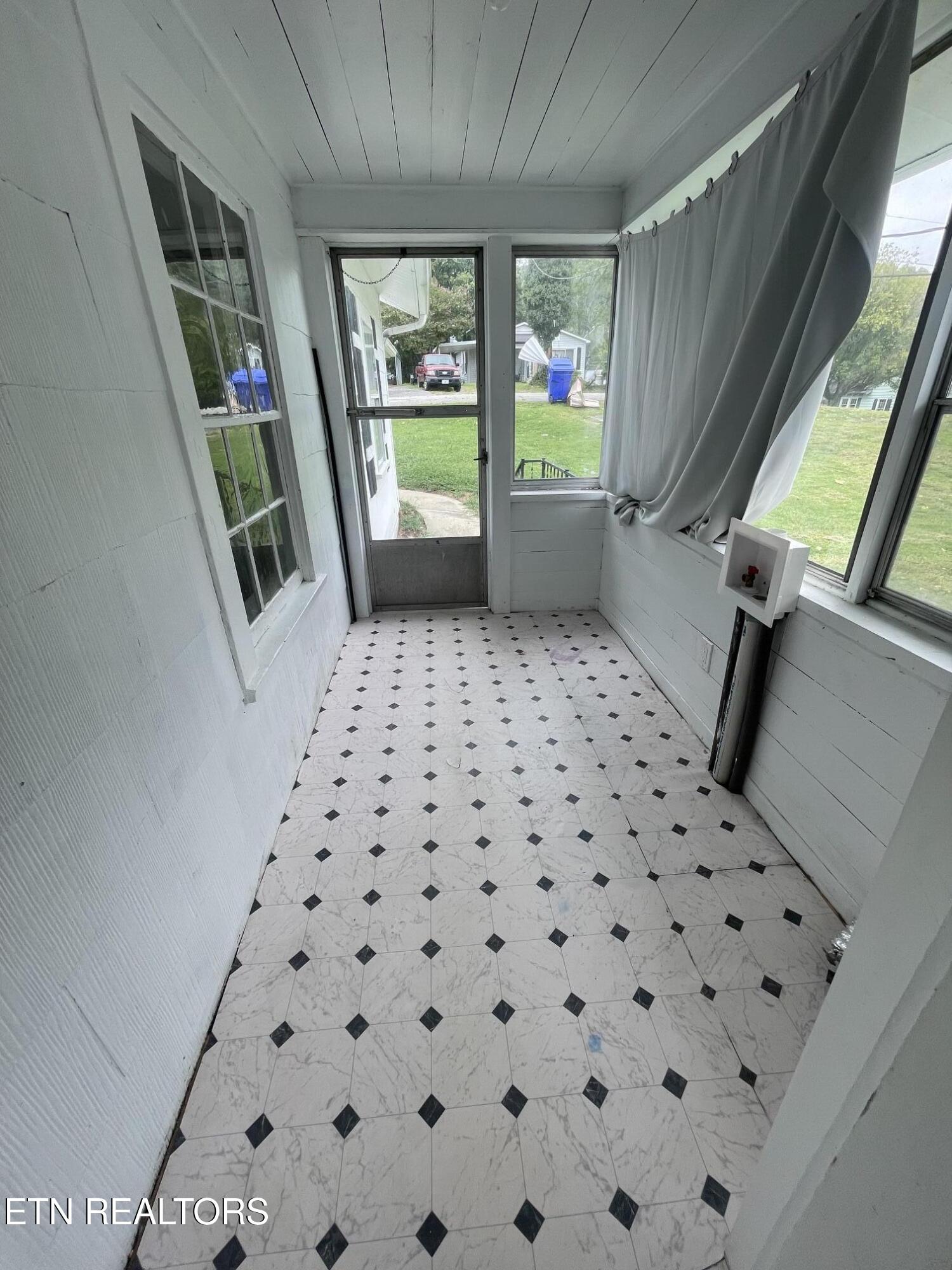 116 Flanders Avenue Harriman TN 37748