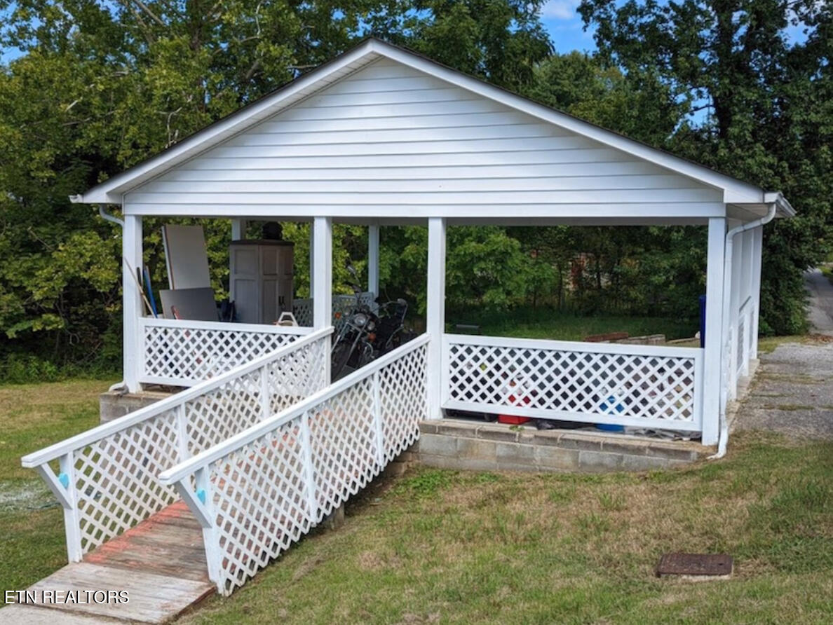 116 Flanders Avenue Harriman TN 37748
