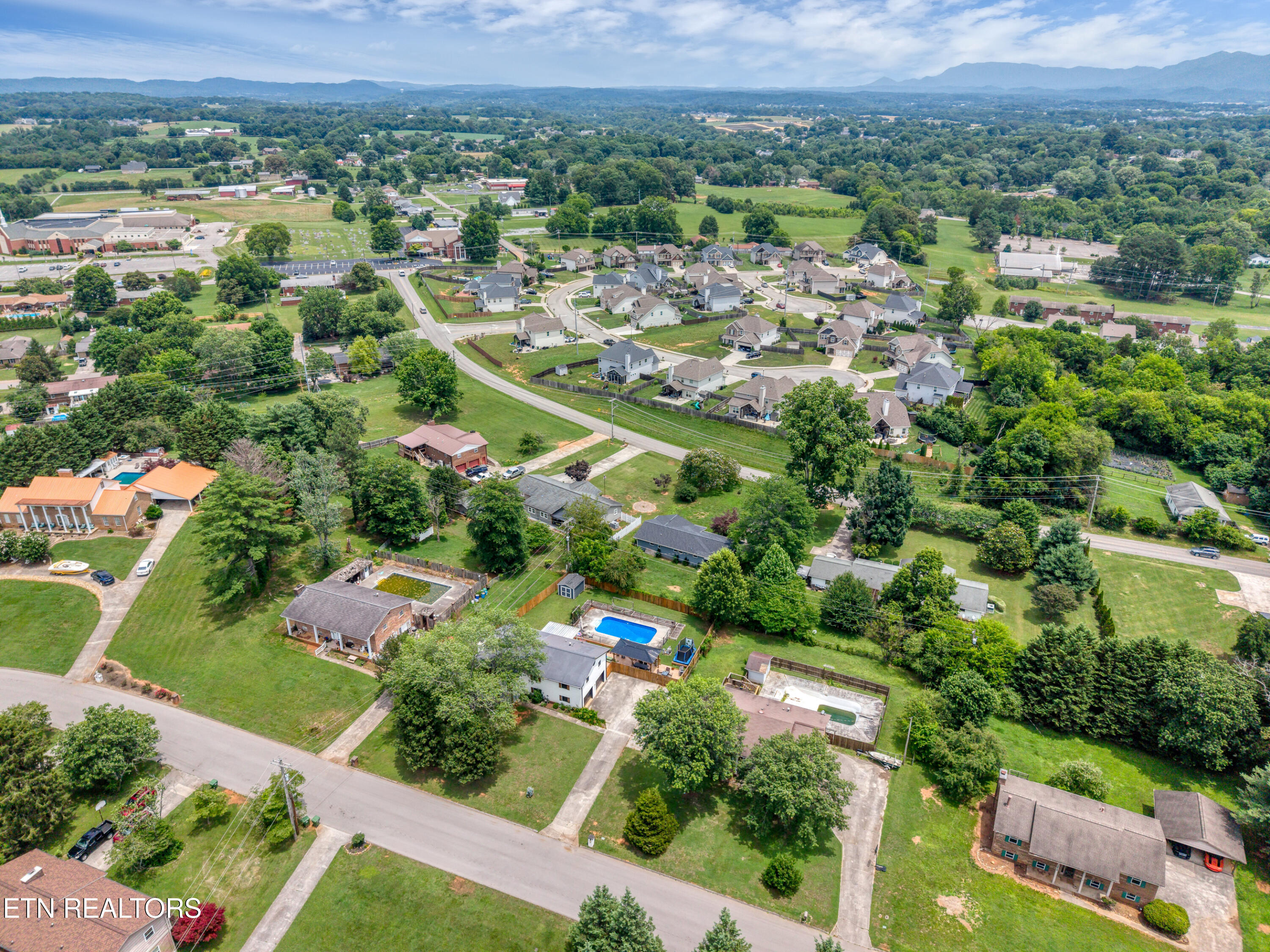 1207 Lenore Lane Maryville TN 37804