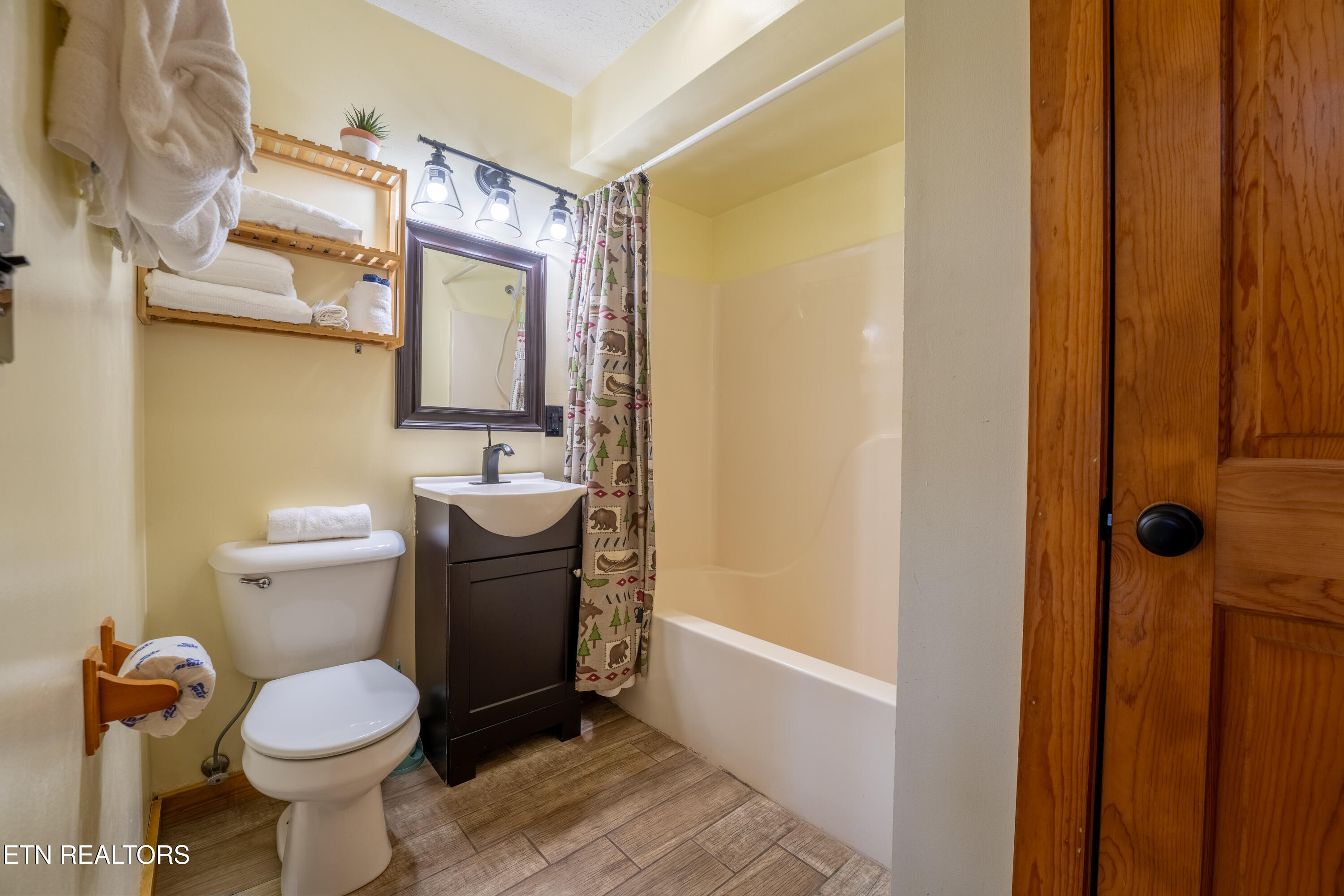 735 Kings Hills Boulevard Pigeon Forge TN 37863