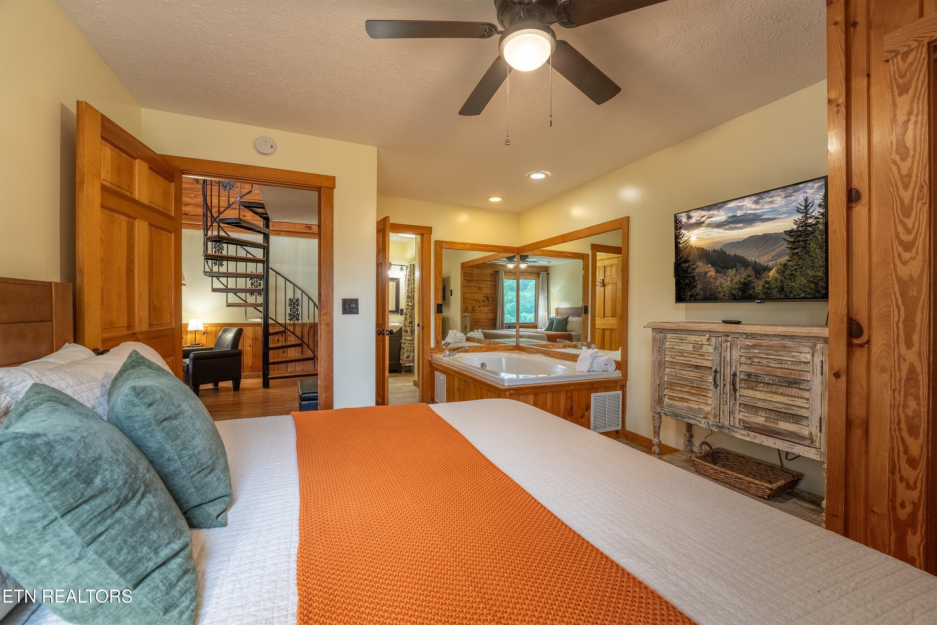 735 Kings Hills Boulevard Pigeon Forge TN 37863