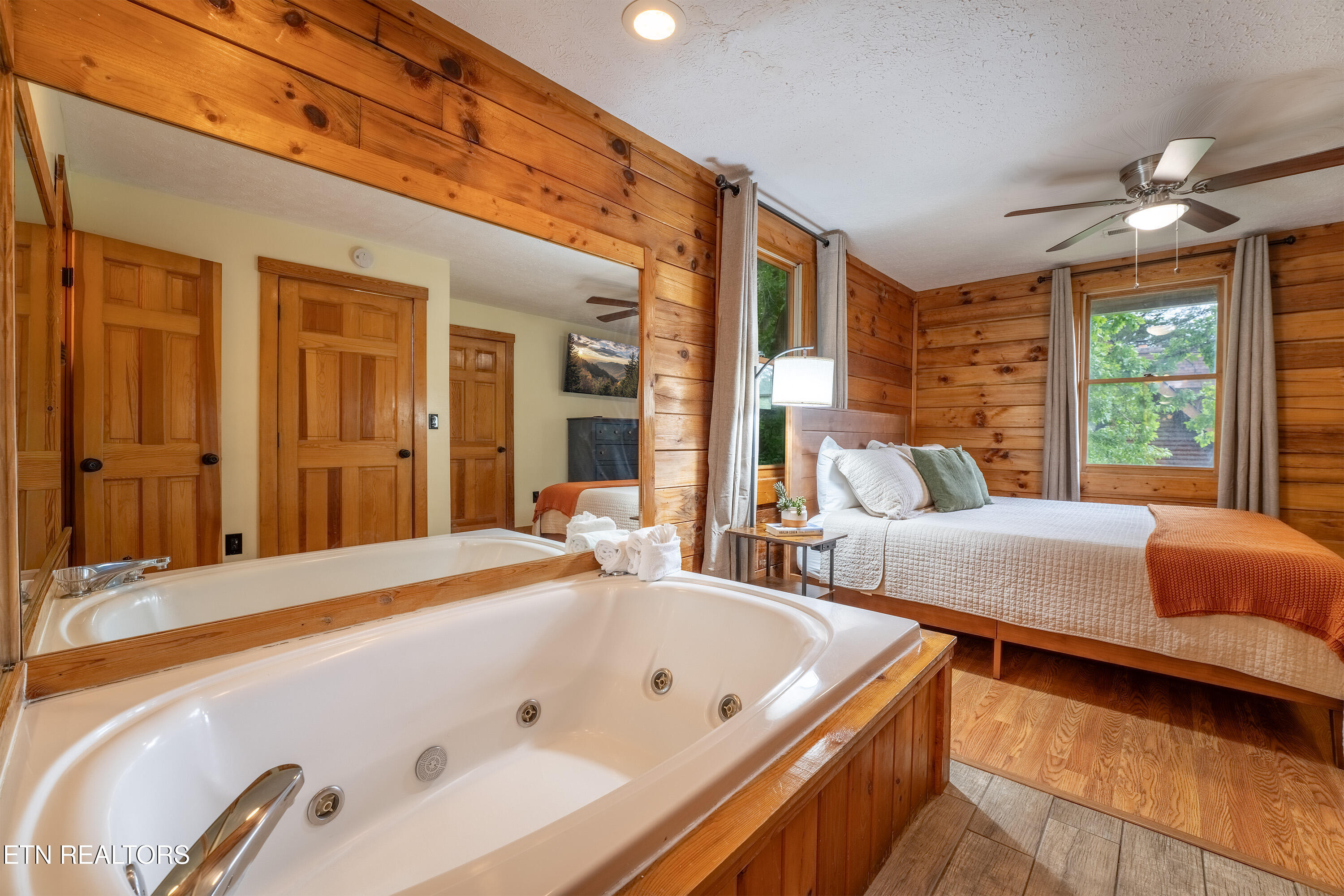 735 Kings Hills Boulevard Pigeon Forge TN 37863