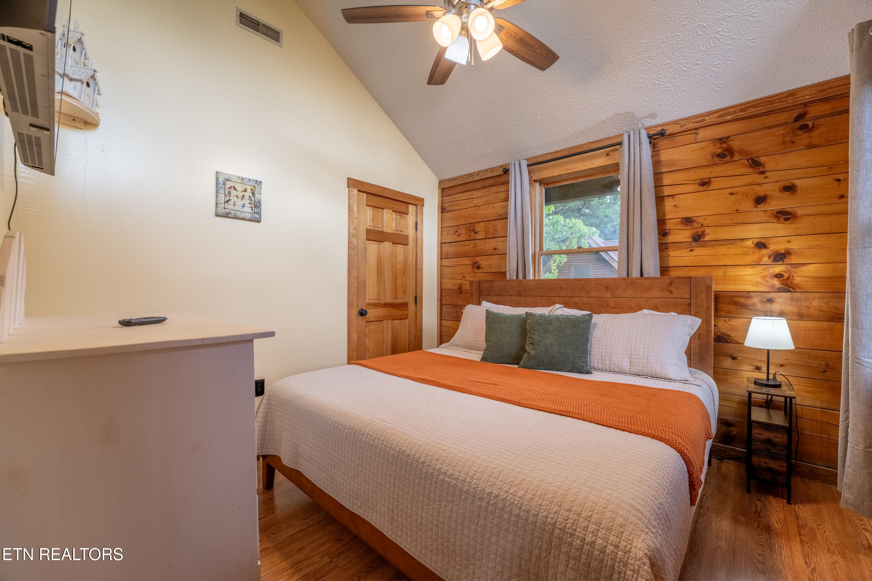 735 Kings Hills Boulevard Pigeon Forge TN 37863