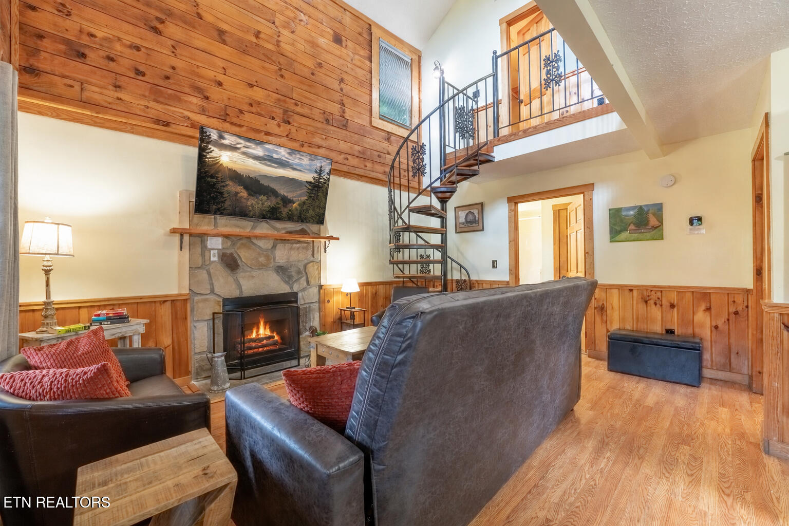 735 Kings Hills Boulevard Pigeon Forge TN 37863
