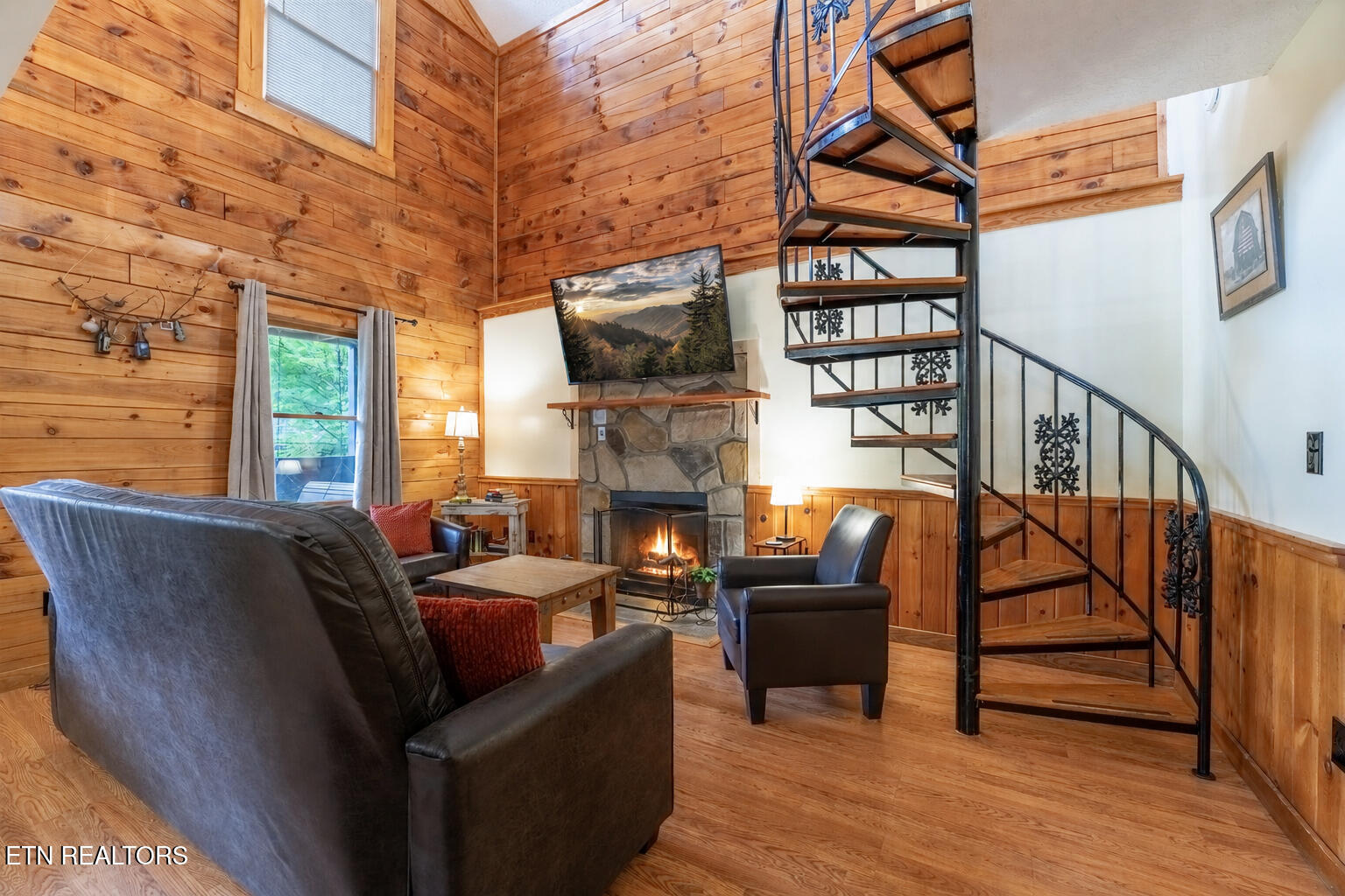 735 Kings Hills Boulevard Pigeon Forge TN 37863