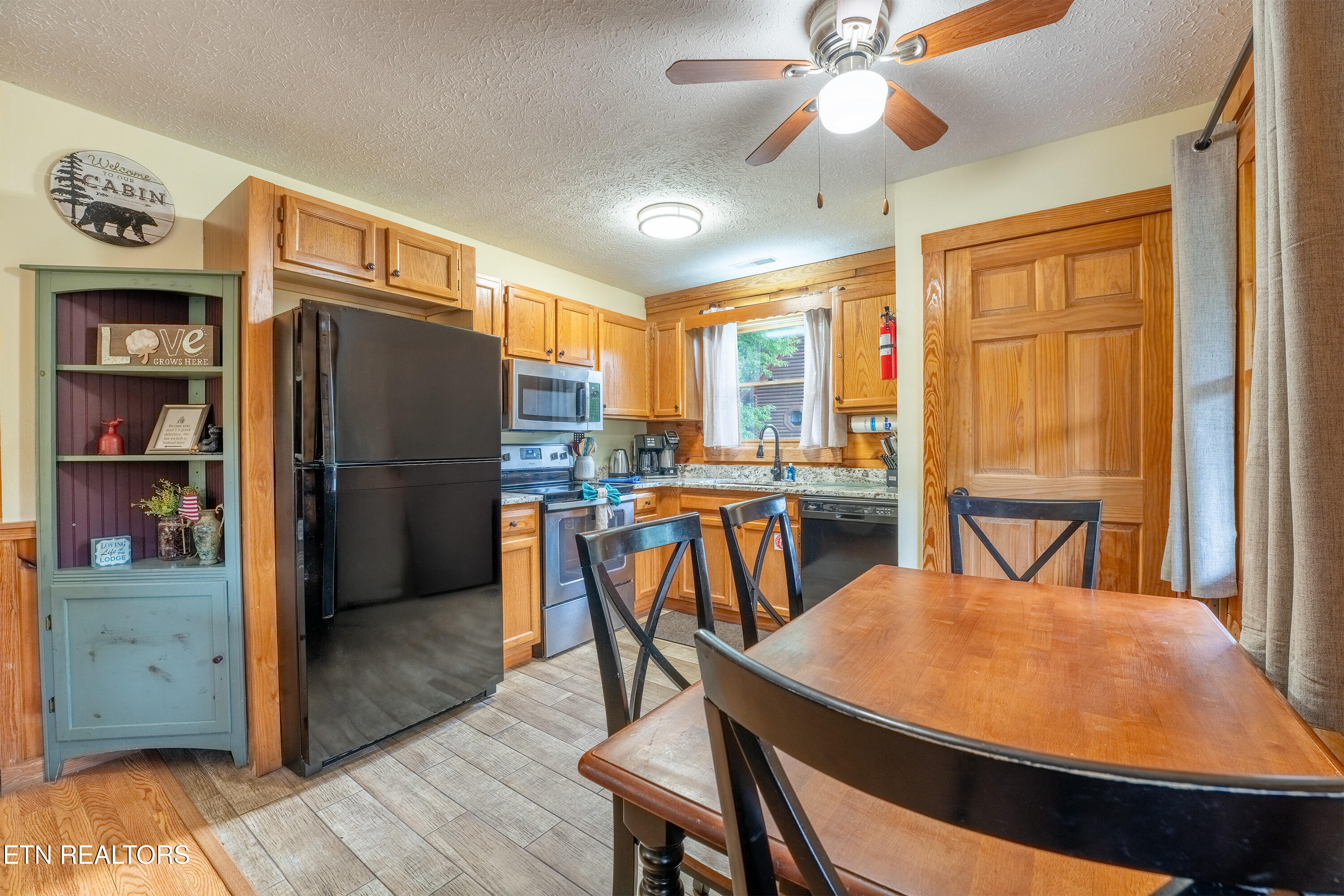 735 Kings Hills Boulevard Pigeon Forge TN 37863