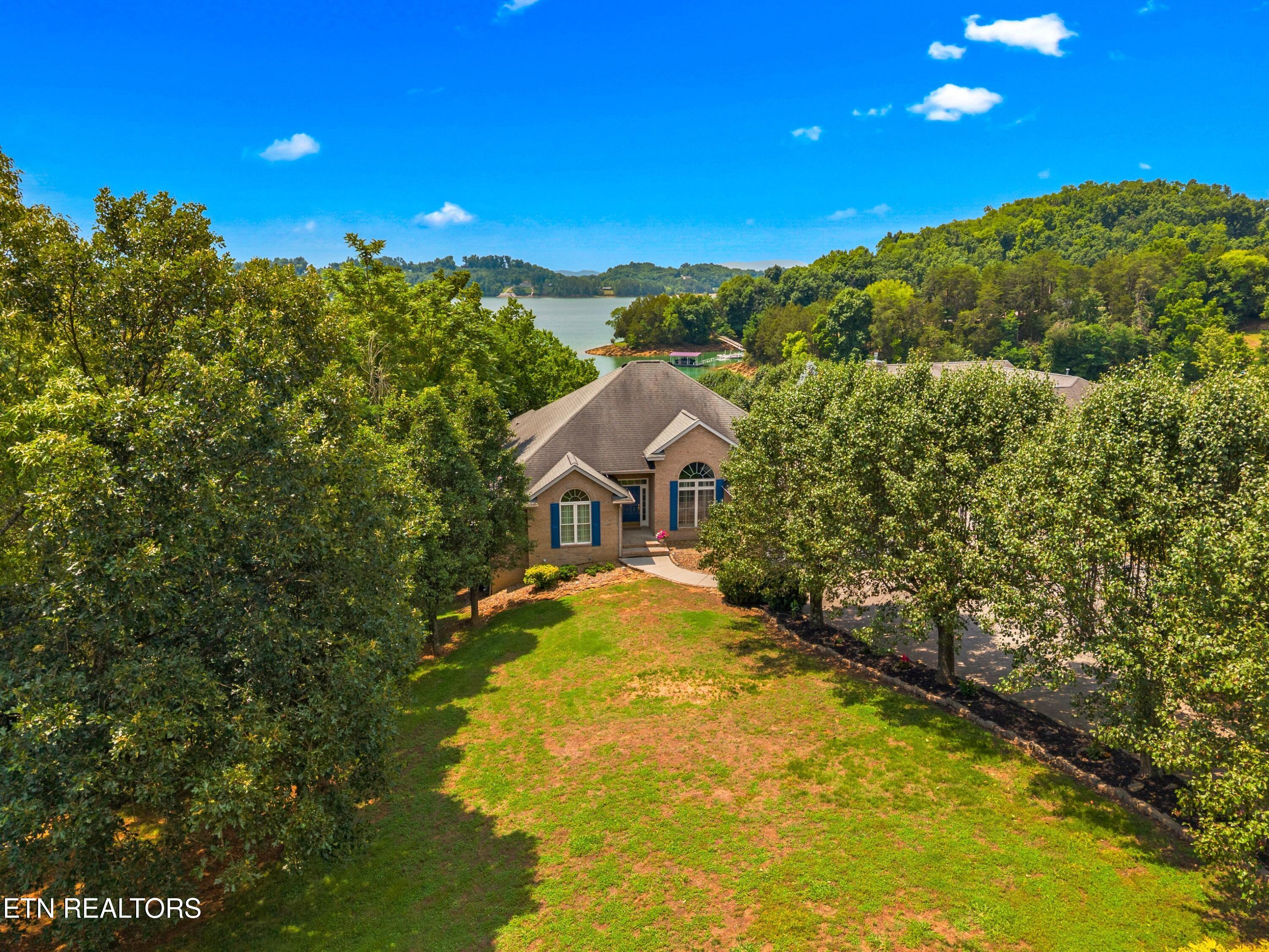 211 Mariners Way Dandridge TN 37725