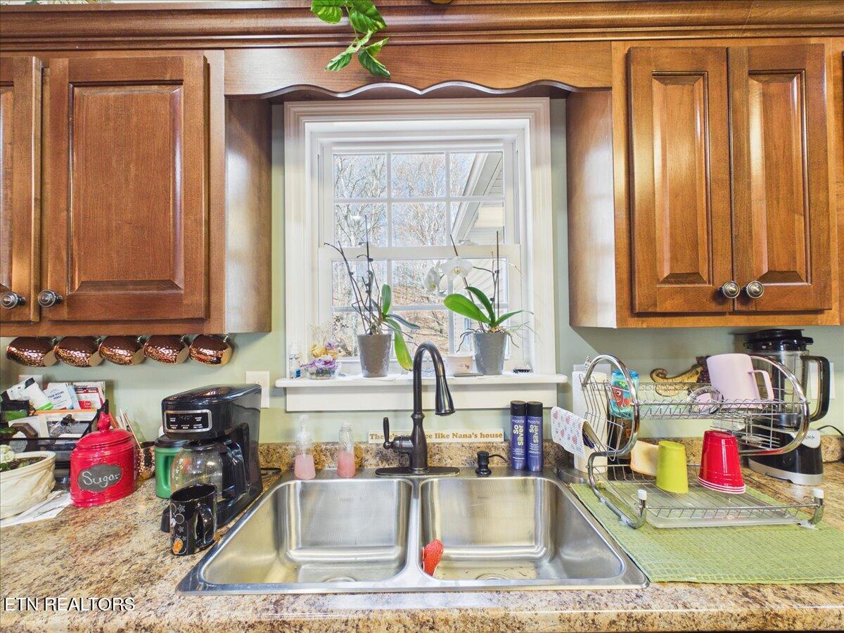 950 S. Coolidge Road Lafollette TN 37766