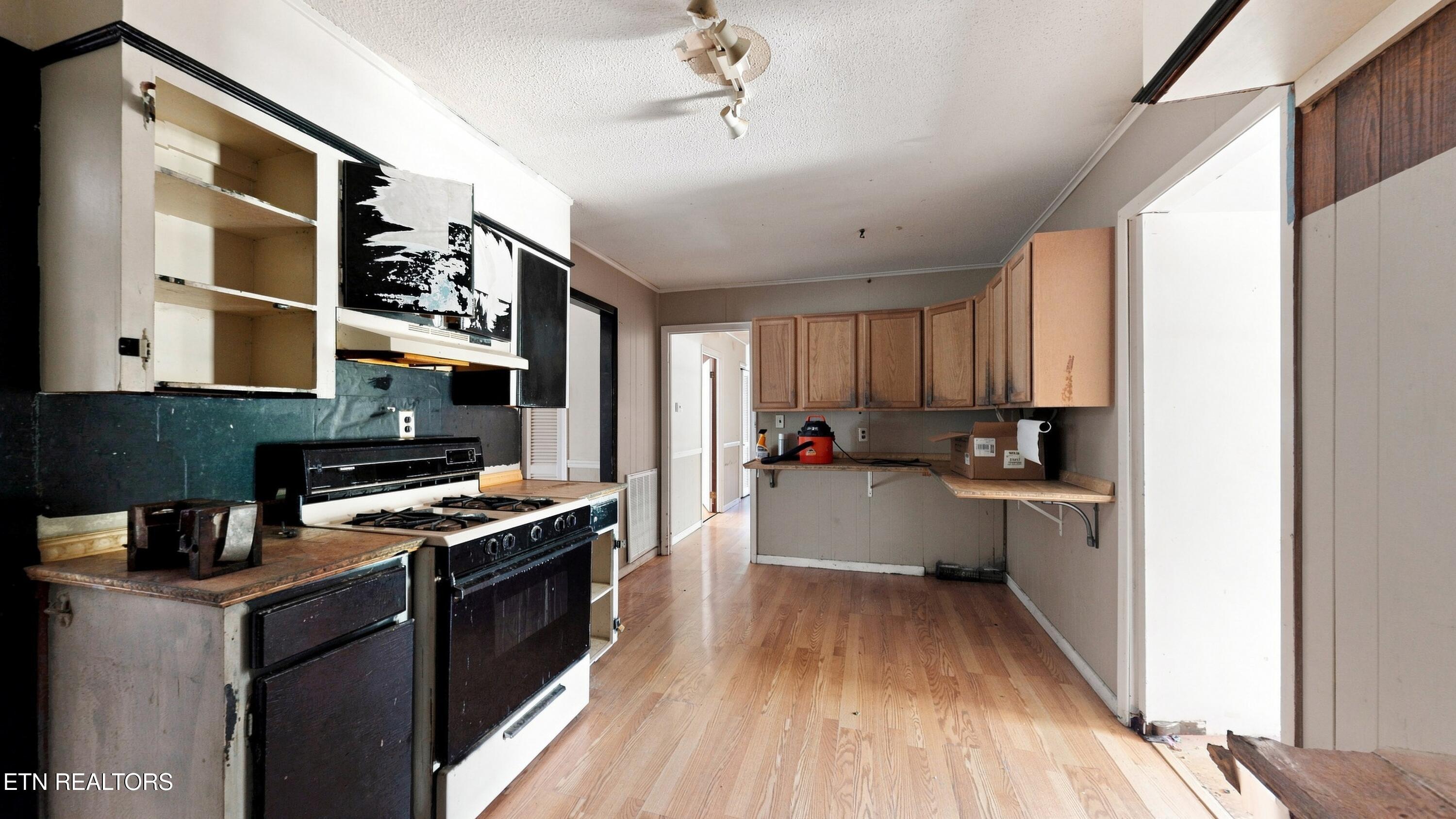 1588 Tn-116 Caryville TN 37714