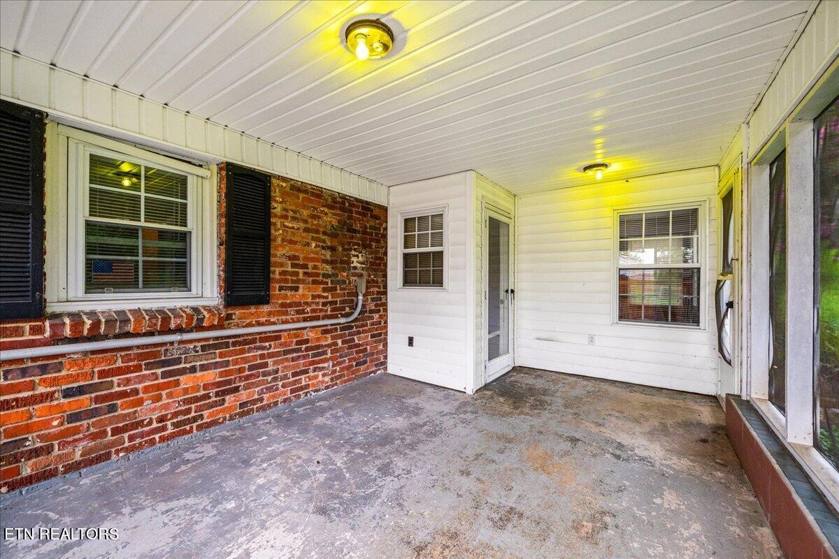 503 S Indiana Avenue Lafollette TN 37766