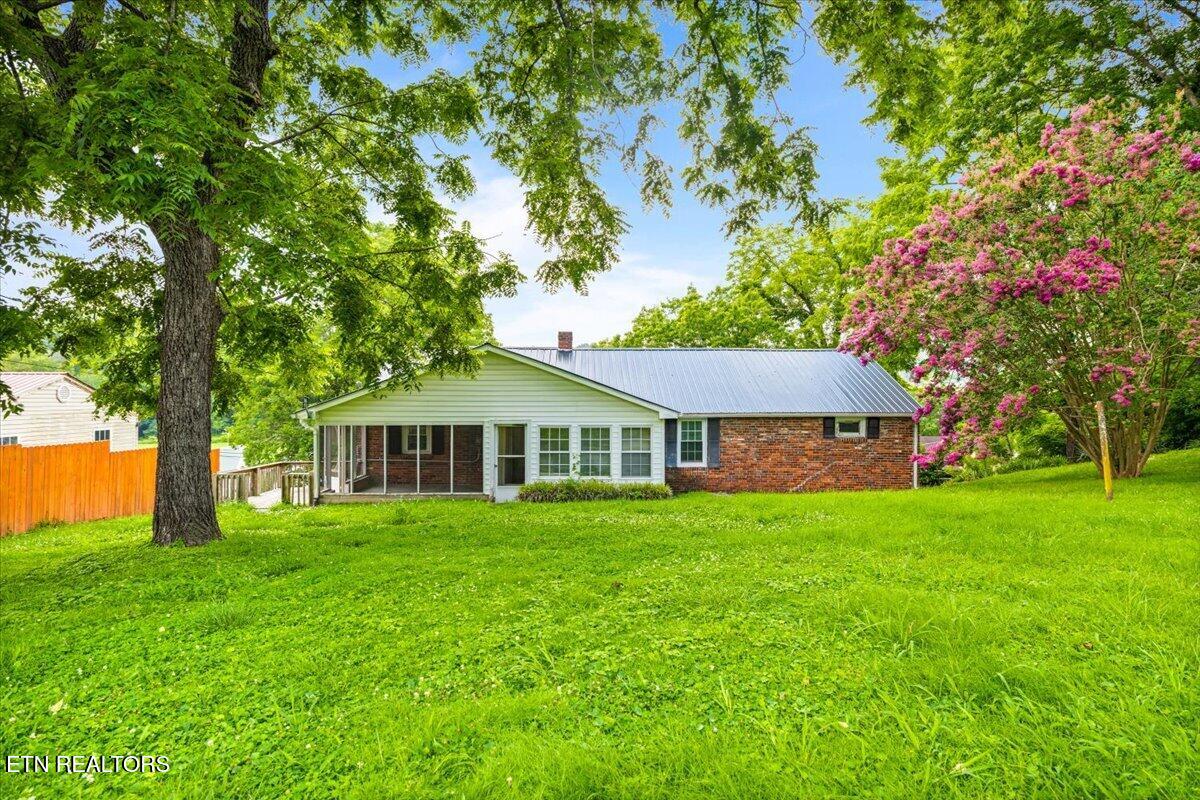 503 S Indiana Avenue Lafollette TN 37766