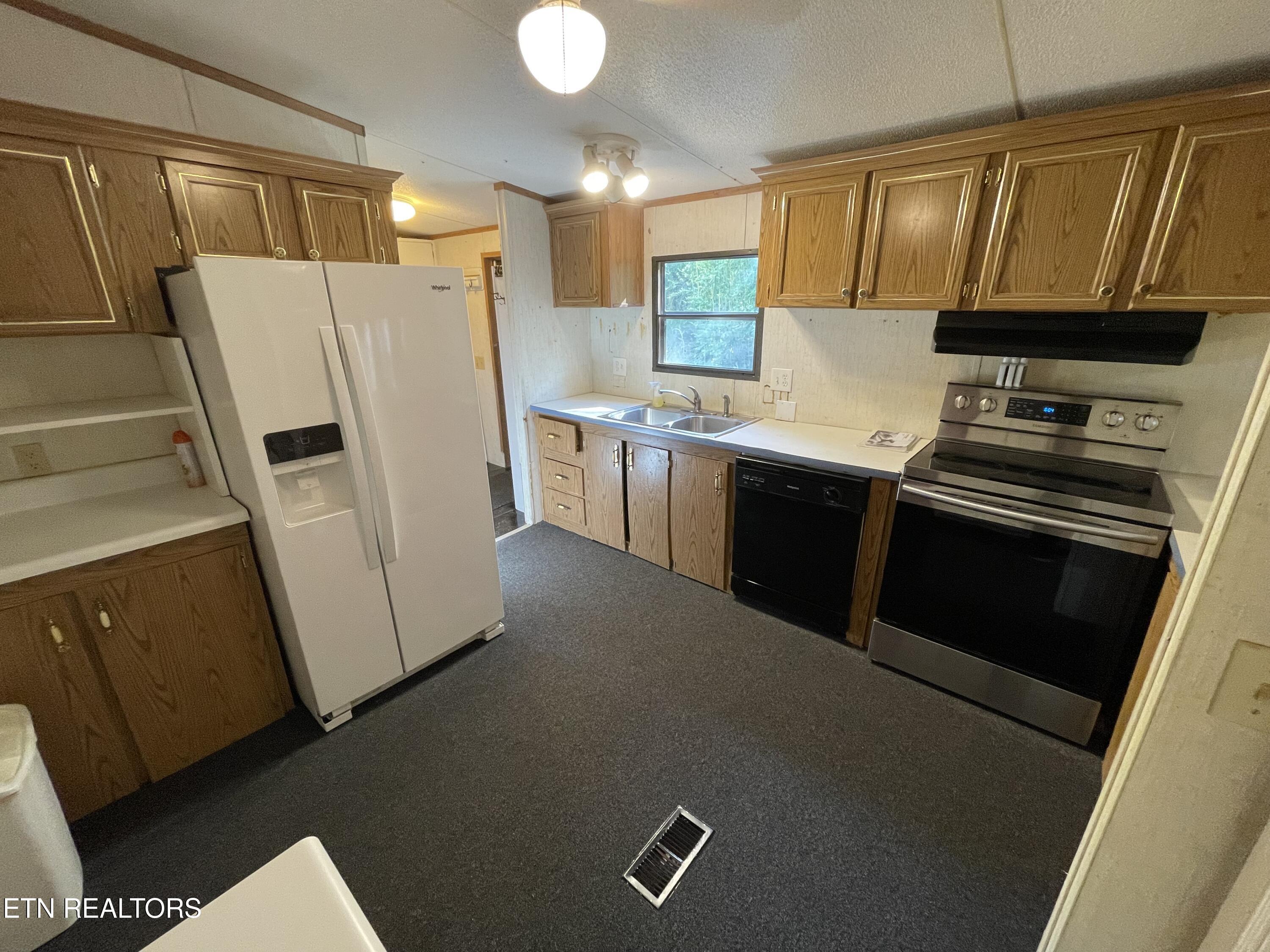 110 3rd Street Corryton TN 37721