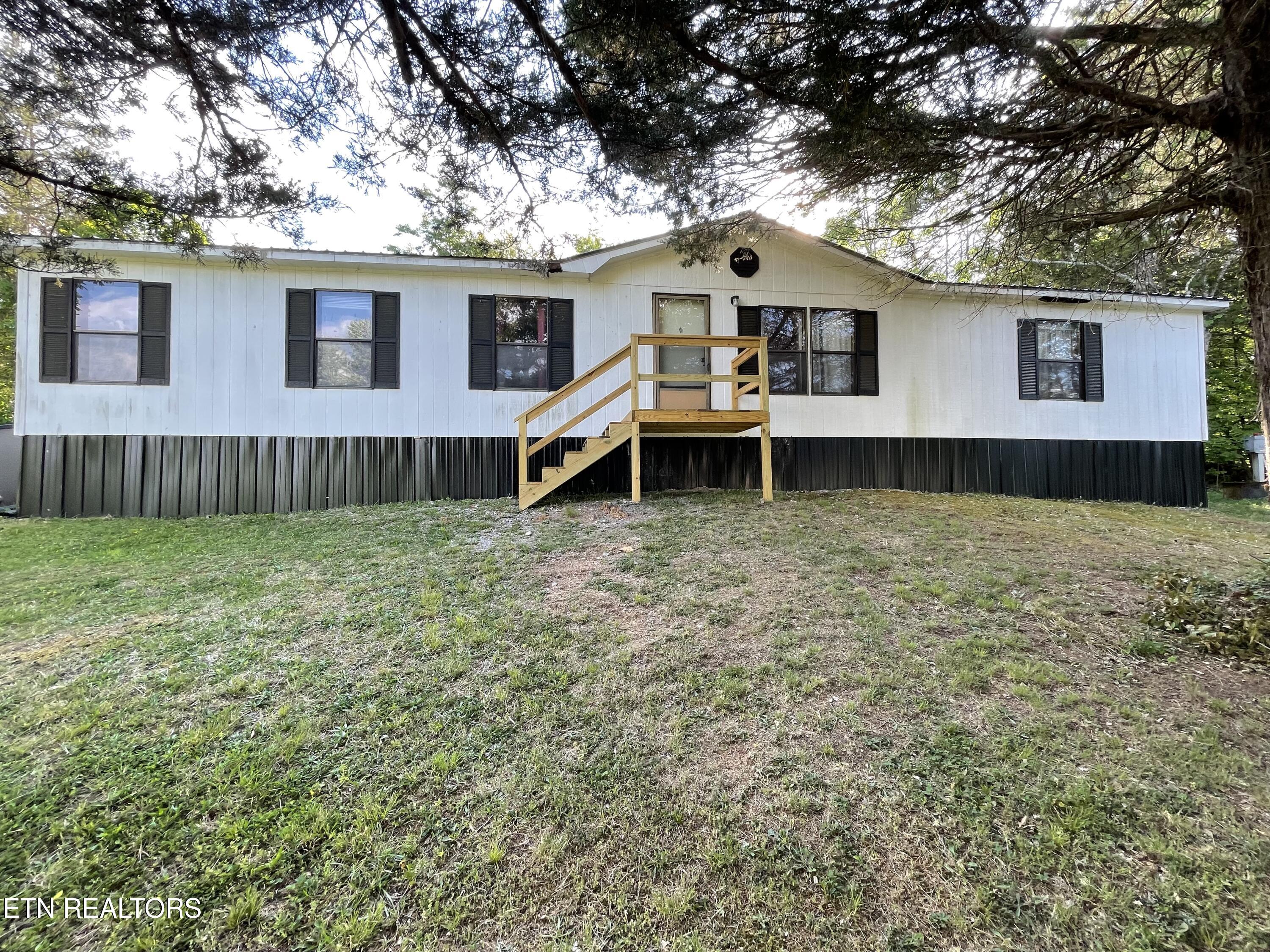 110 3rd Street Corryton TN 37721