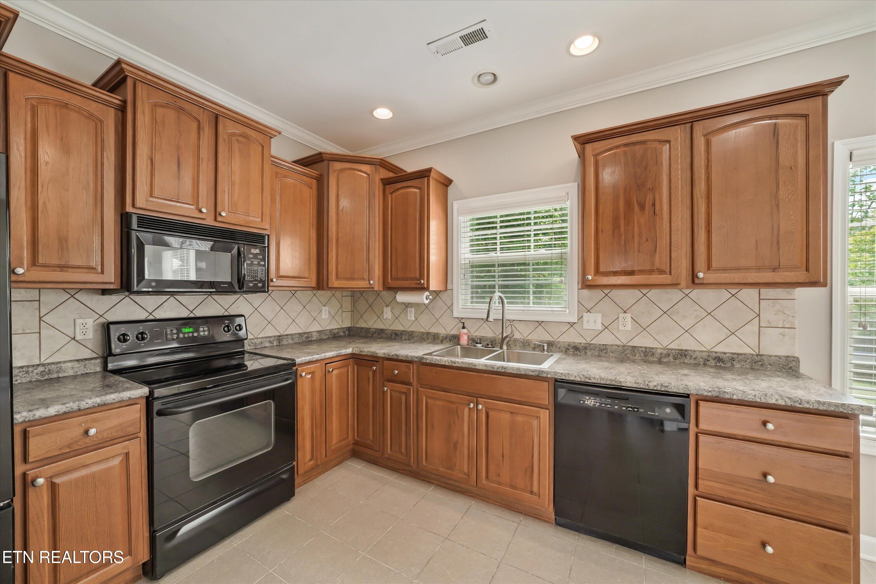 1620 Spring Oak Lane Lenoir City TN 37772