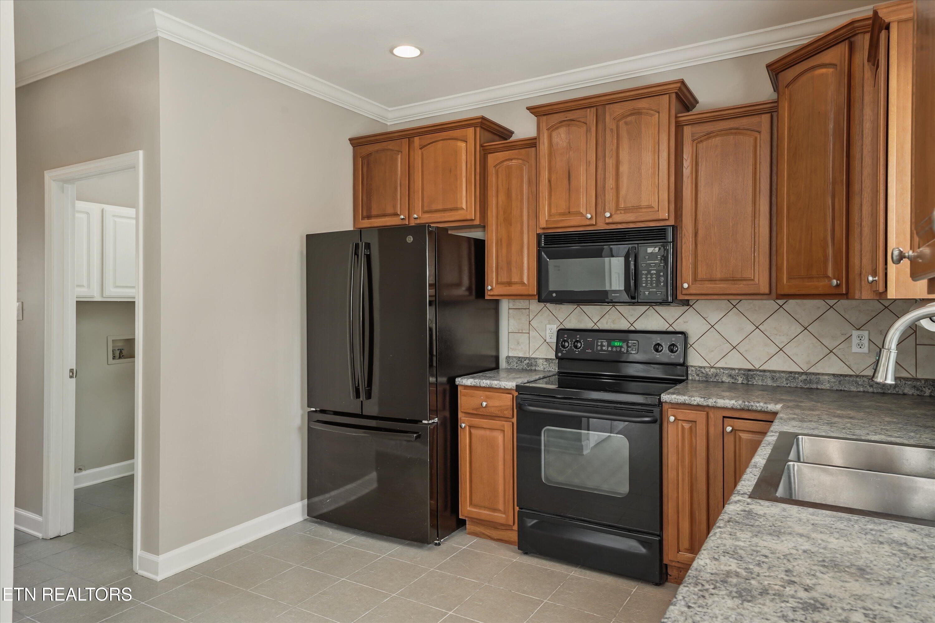 1620 Spring Oak Lane Lenoir City TN 37772
