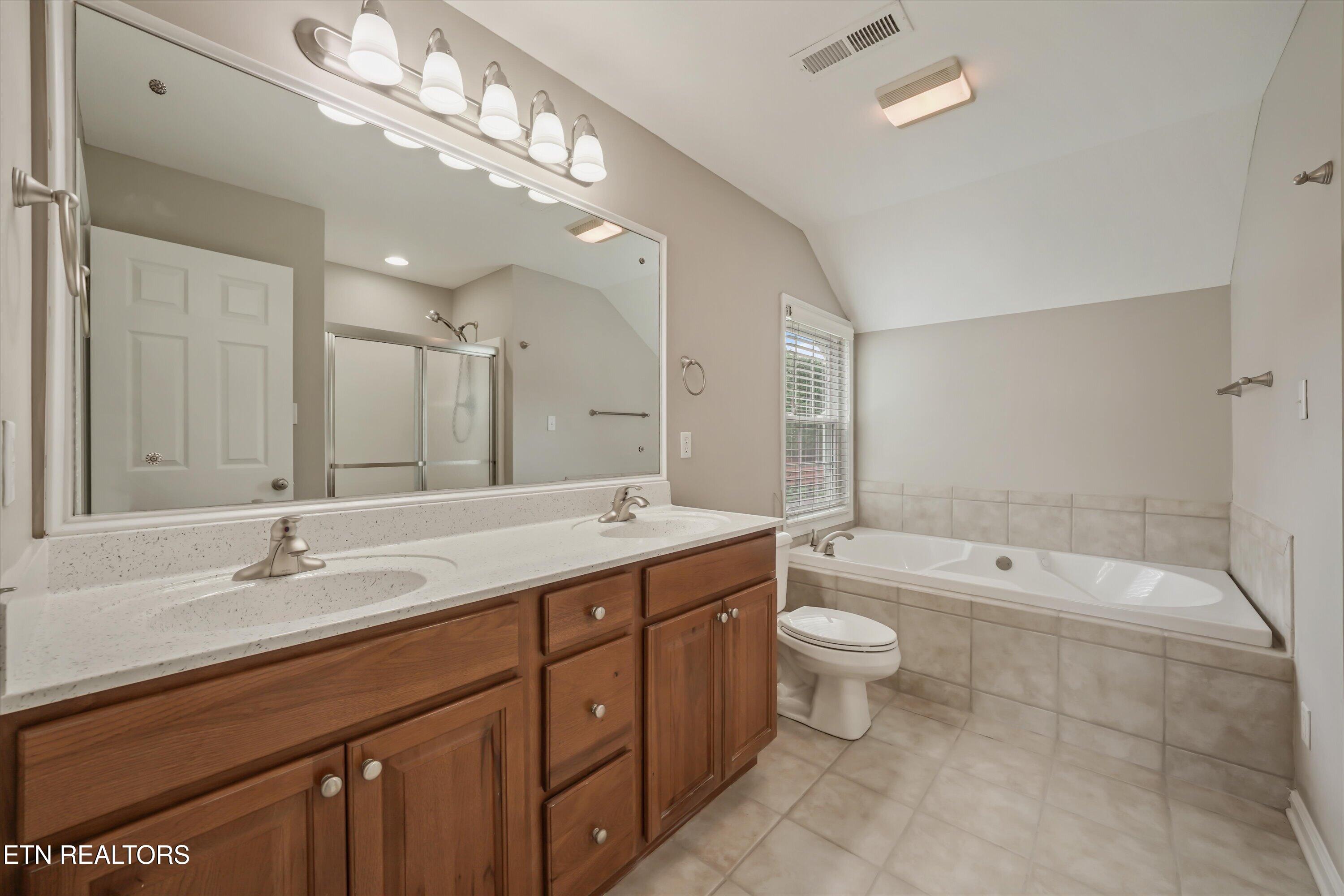 1620 Spring Oak Lane Lenoir City TN 37772