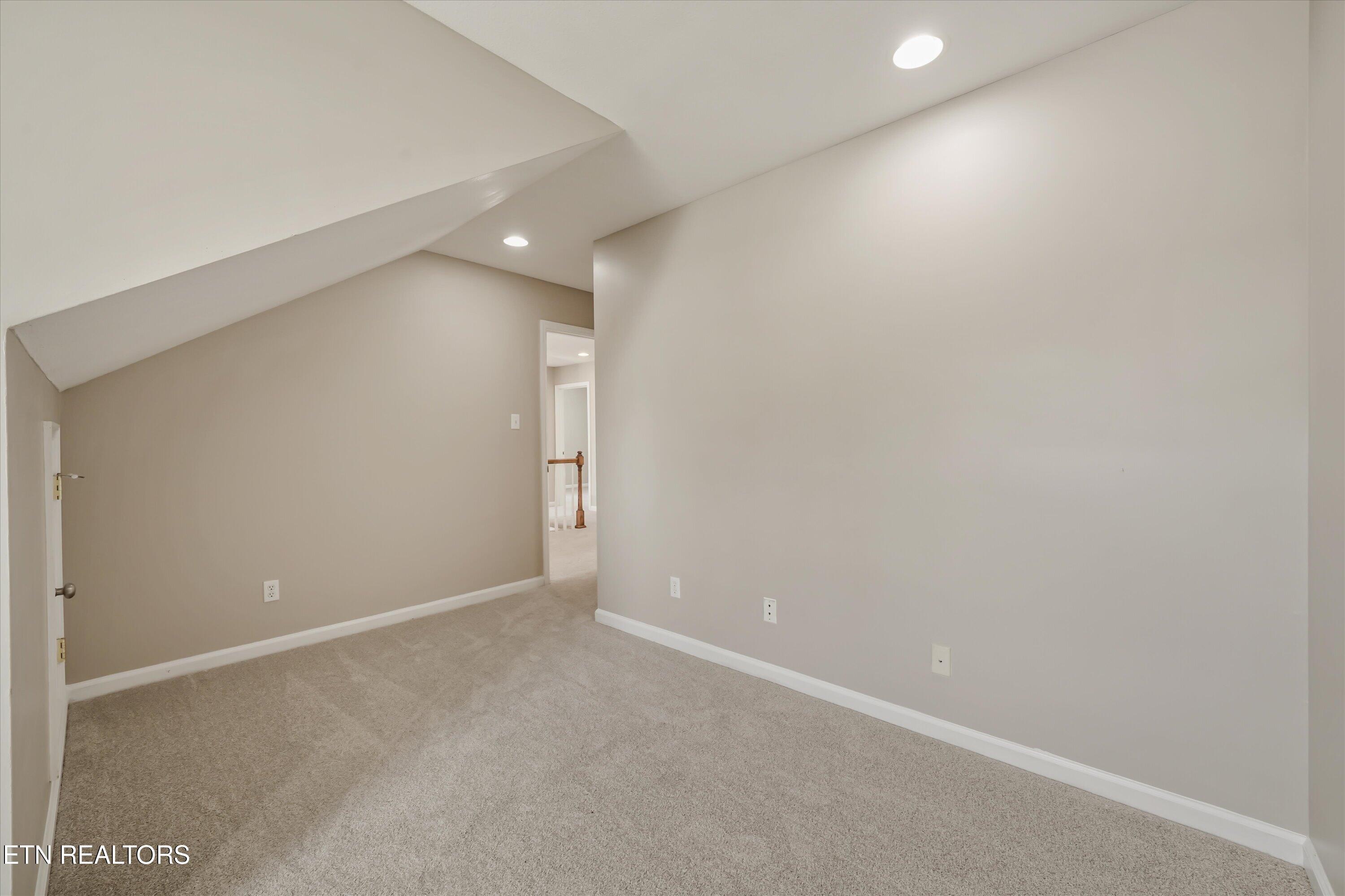 1620 Spring Oak Lane Lenoir City TN 37772