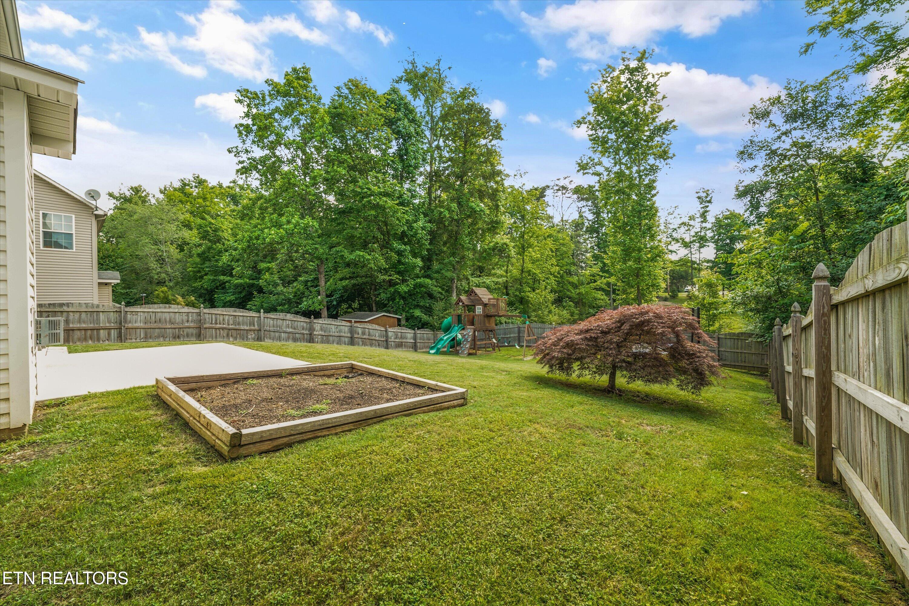 1620 Spring Oak Lane Lenoir City TN 37772
