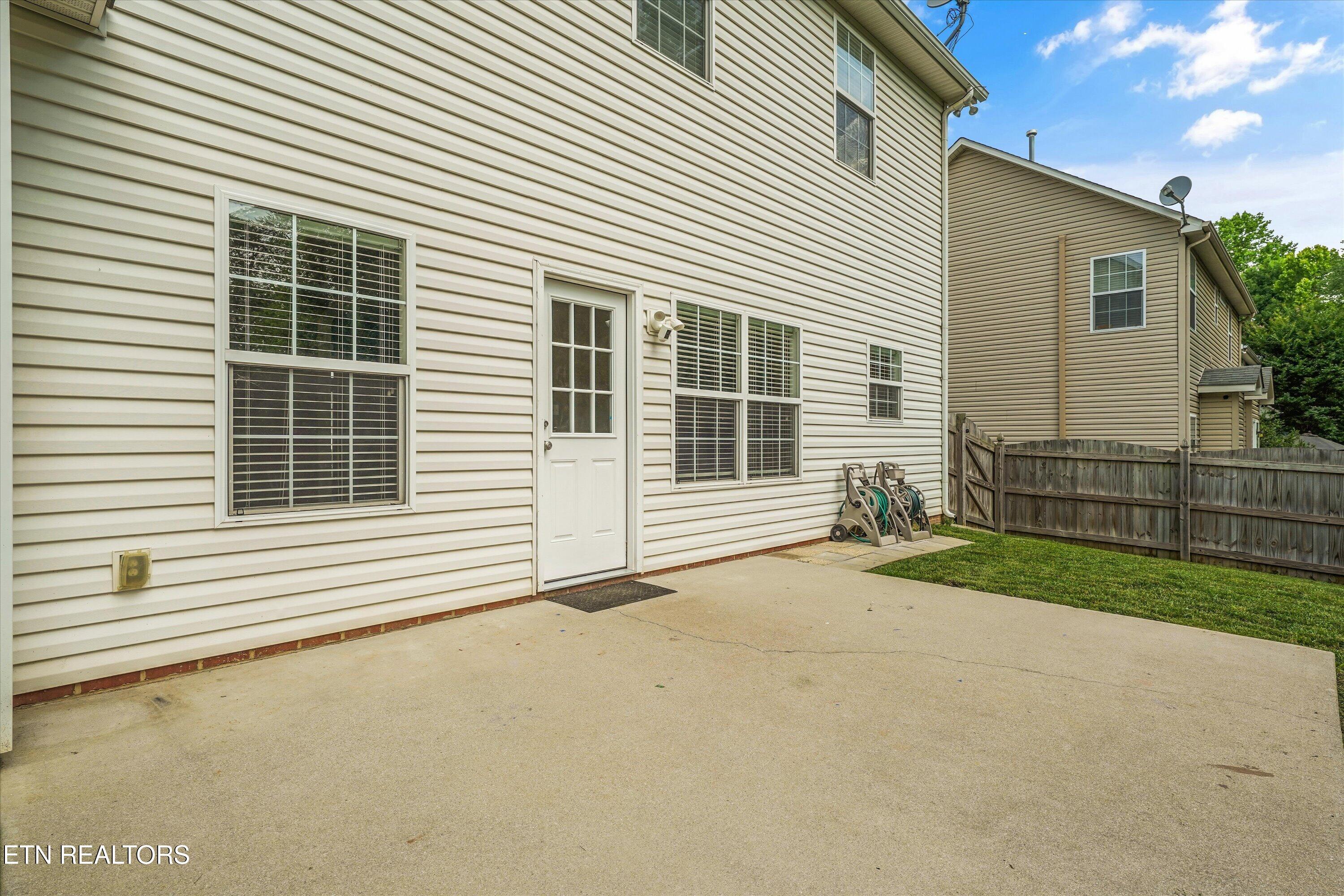 1620 Spring Oak Lane Lenoir City TN 37772