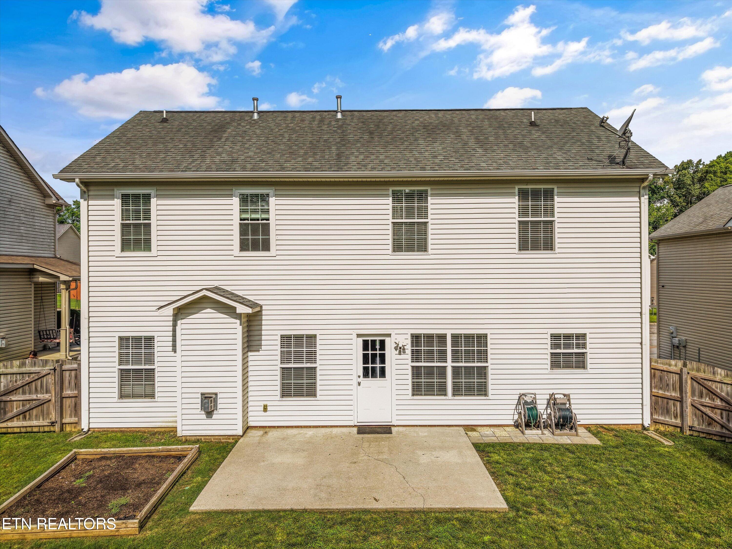 1620 Spring Oak Lane Lenoir City TN 37772