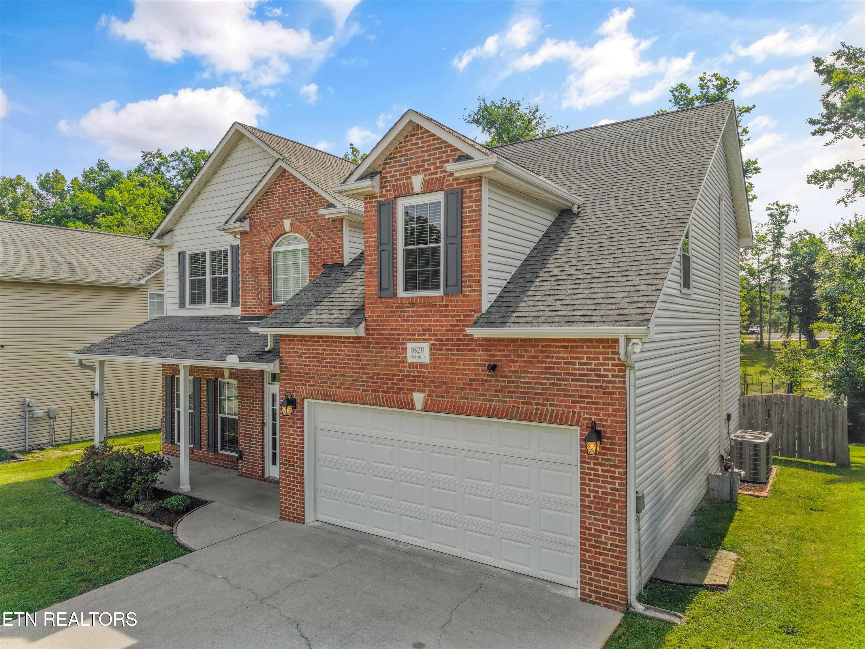 1620 Spring Oak Lane Lenoir City TN 37772