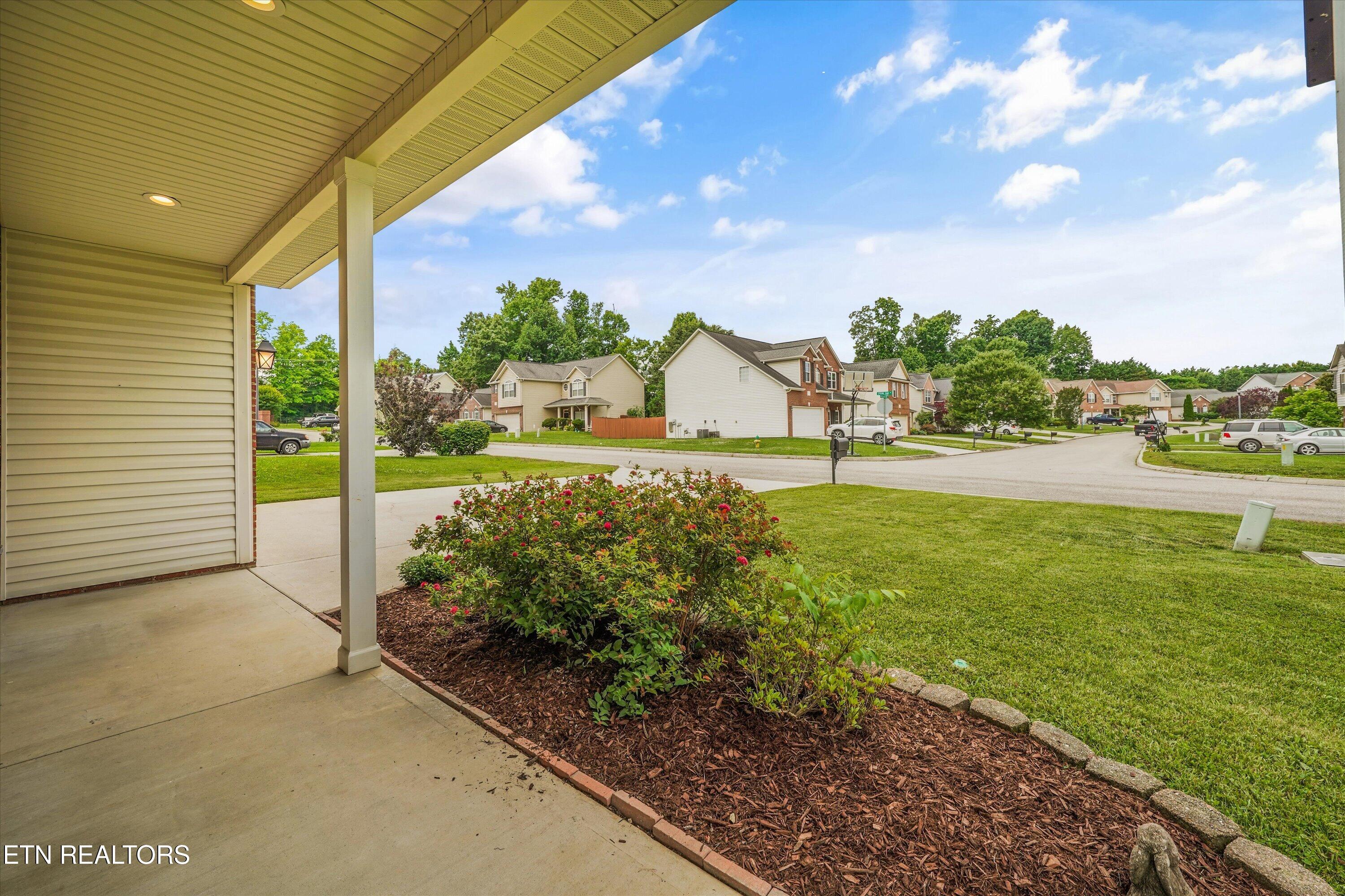 1620 Spring Oak Lane Lenoir City TN 37772