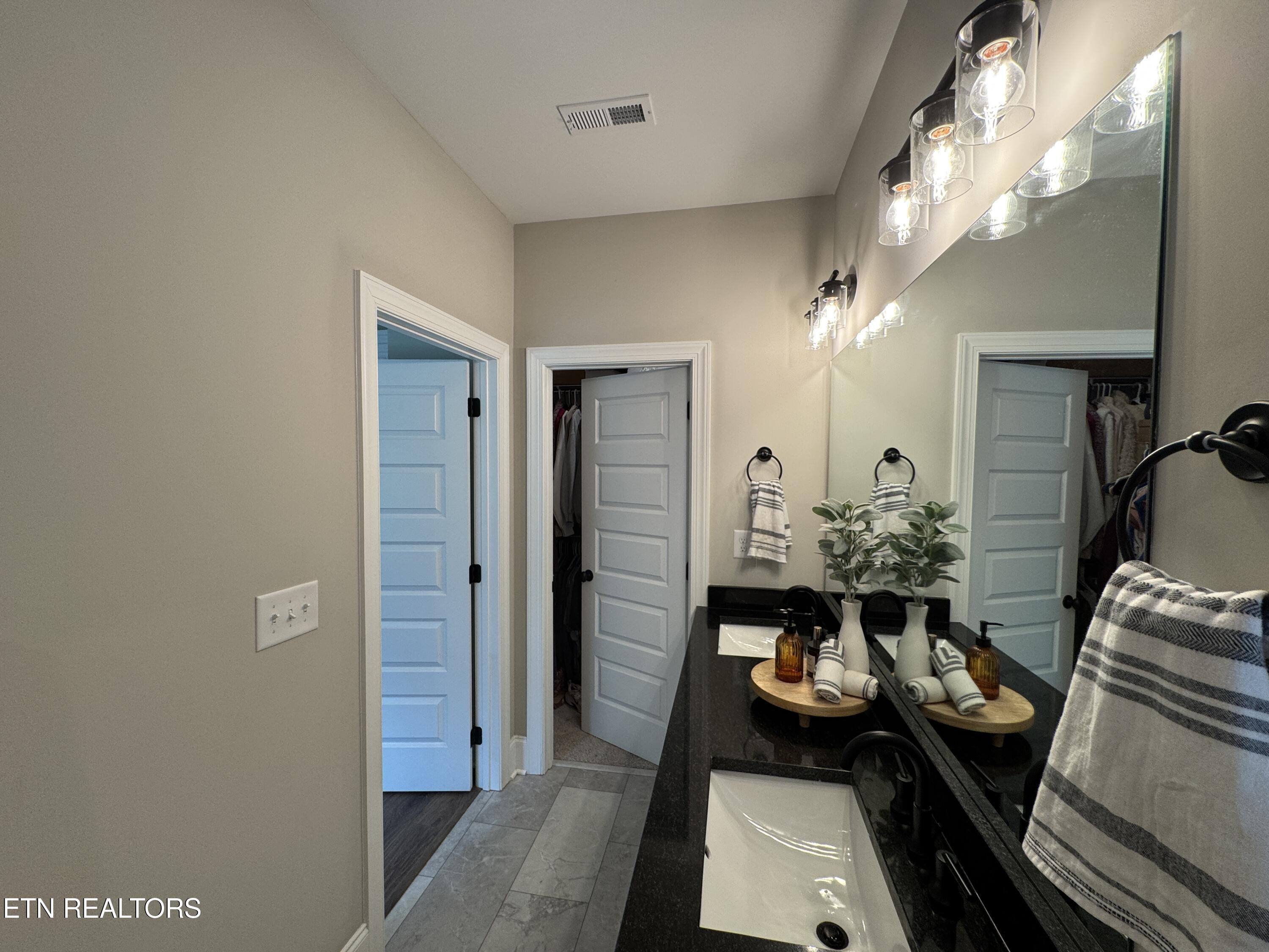 1610 Spring Berry Lane Knoxville TN 37924
