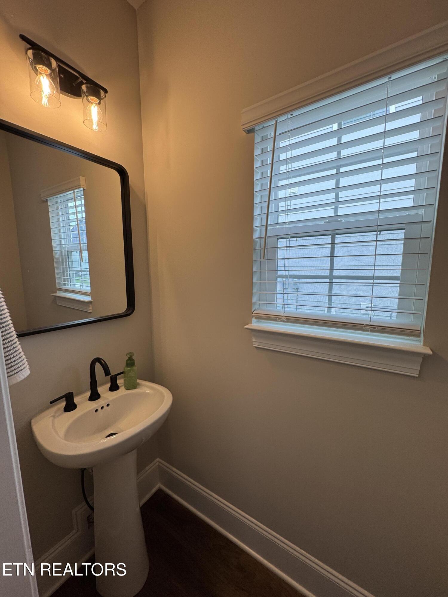 1610 Spring Berry Lane Knoxville TN 37924