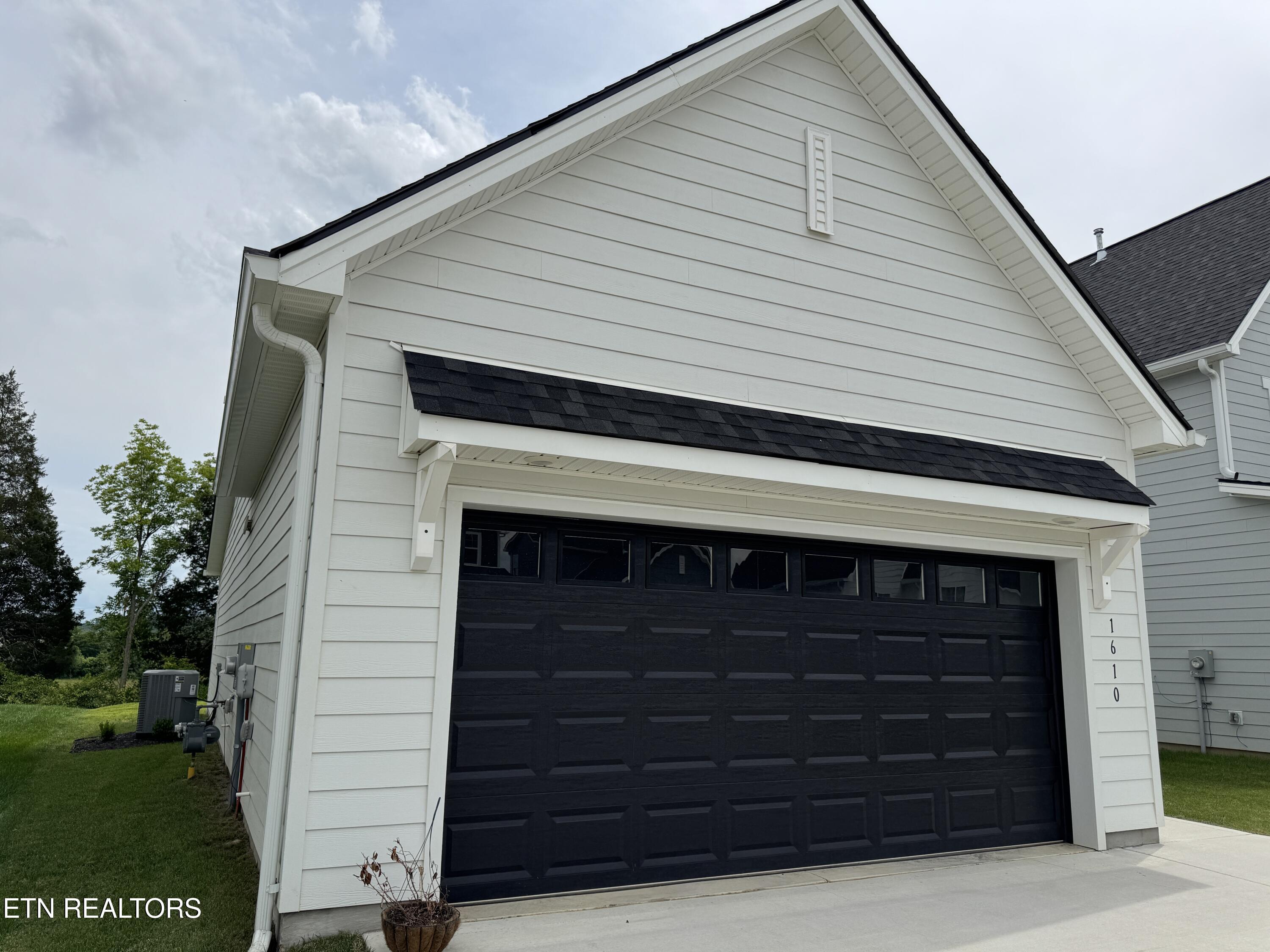 1610 Spring Berry Lane Knoxville TN 37924