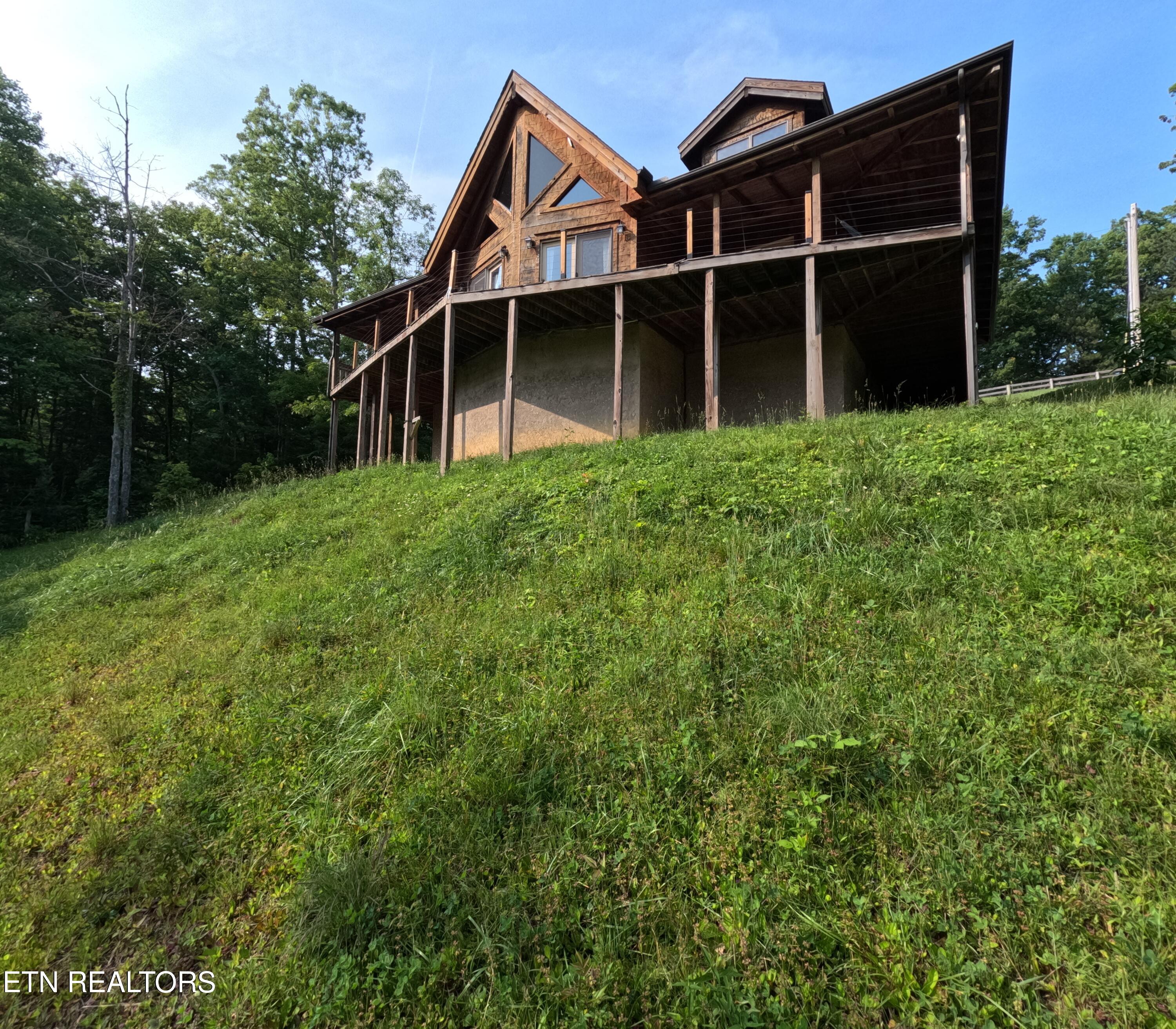 731 John J Smith Road Oneida TN 37841