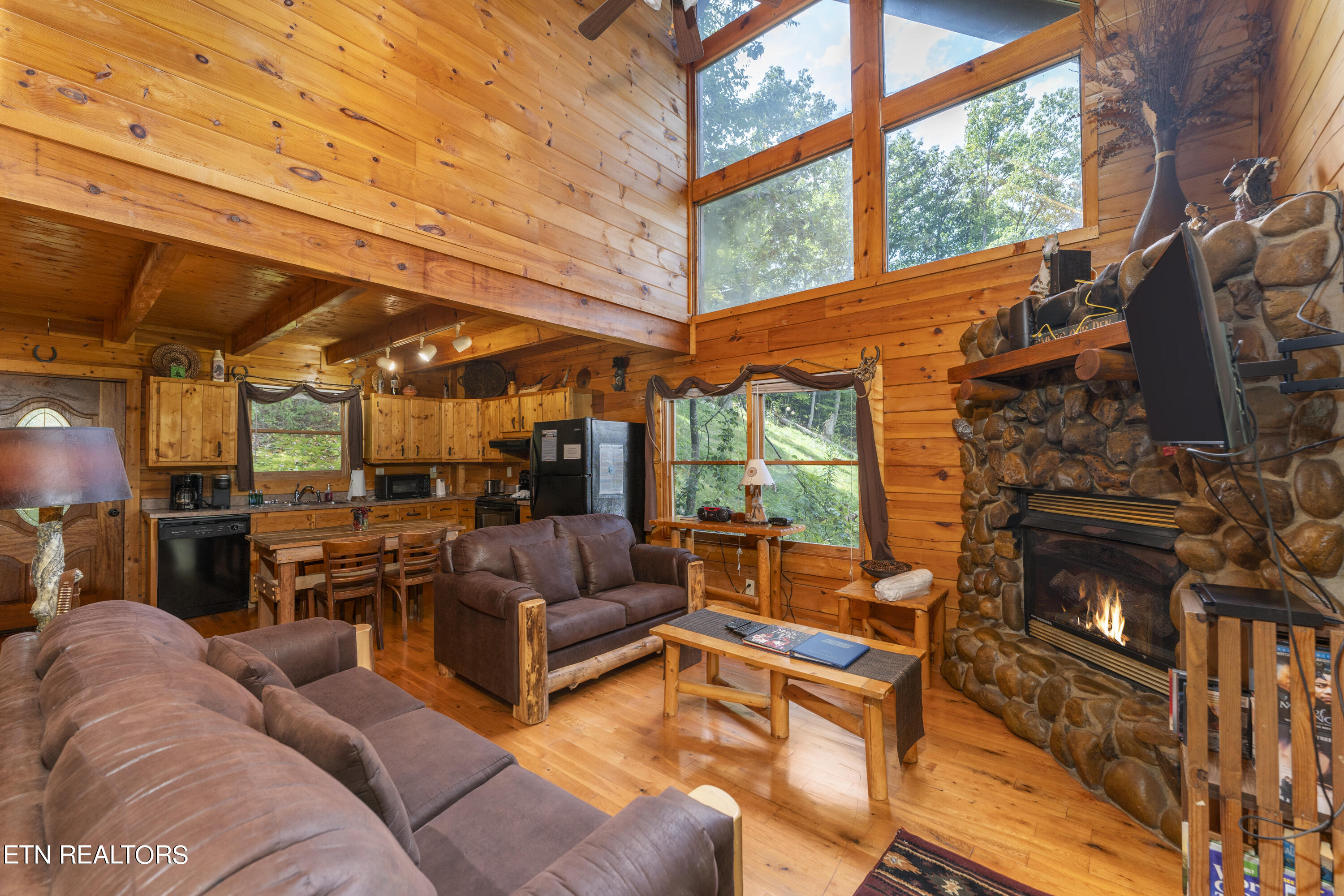 1814 Rhododendron Lane Sevierville TN 37876