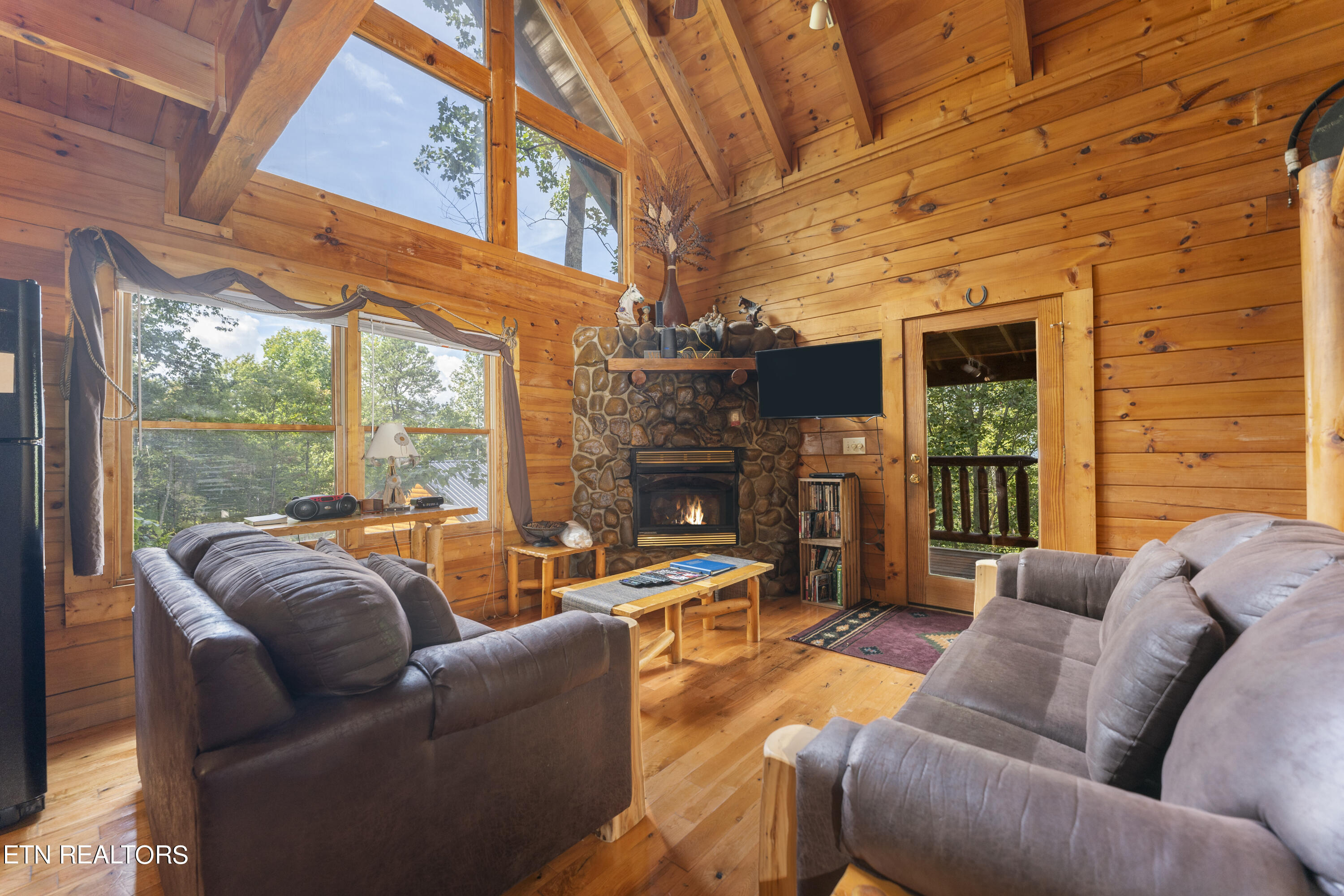 1814 Rhododendron Lane Sevierville TN 37876