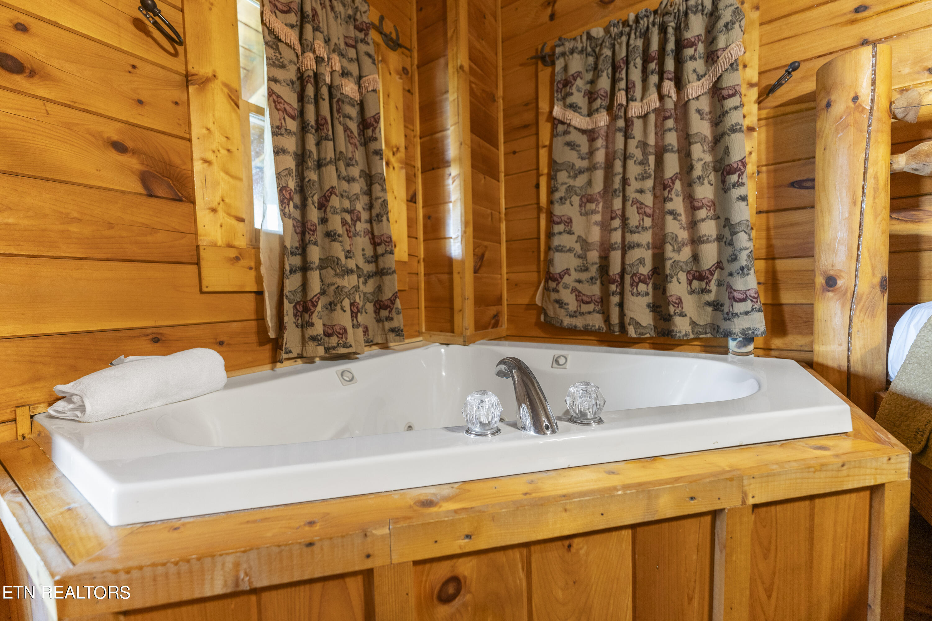 1814 Rhododendron Lane Sevierville TN 37876