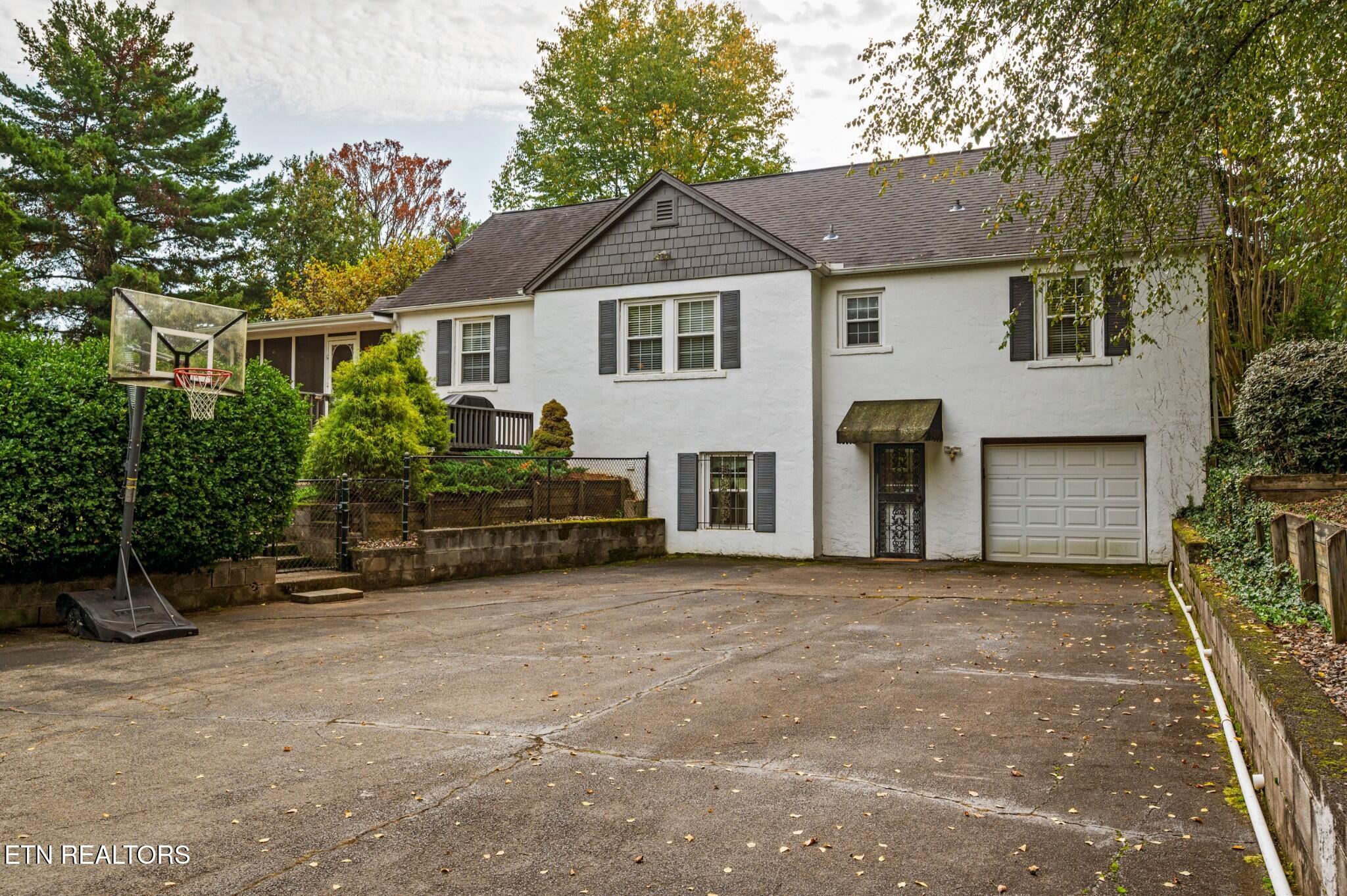 1103 Cedar Lane Knoxville TN 37912