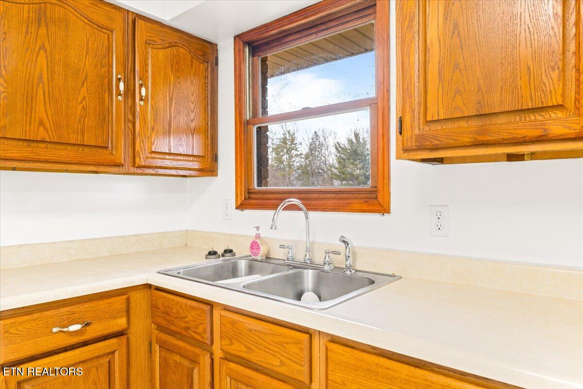 261 Lance Lane Lafollette TN 37766