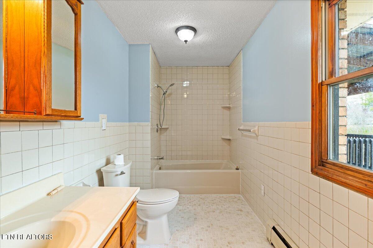 261 Lance Lane Lafollette TN 37766